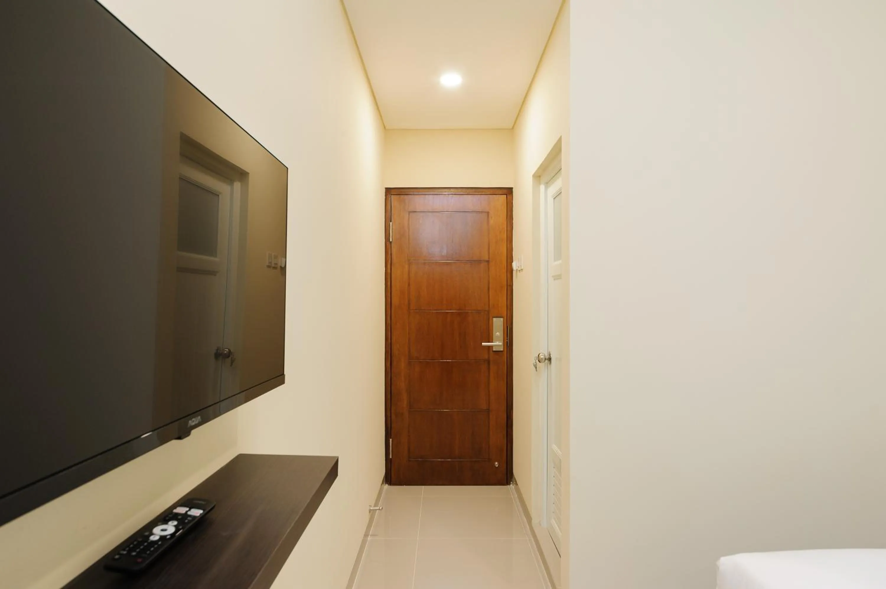 TV and multimedia in Urbanview Hotel Vineyard Cengkareng