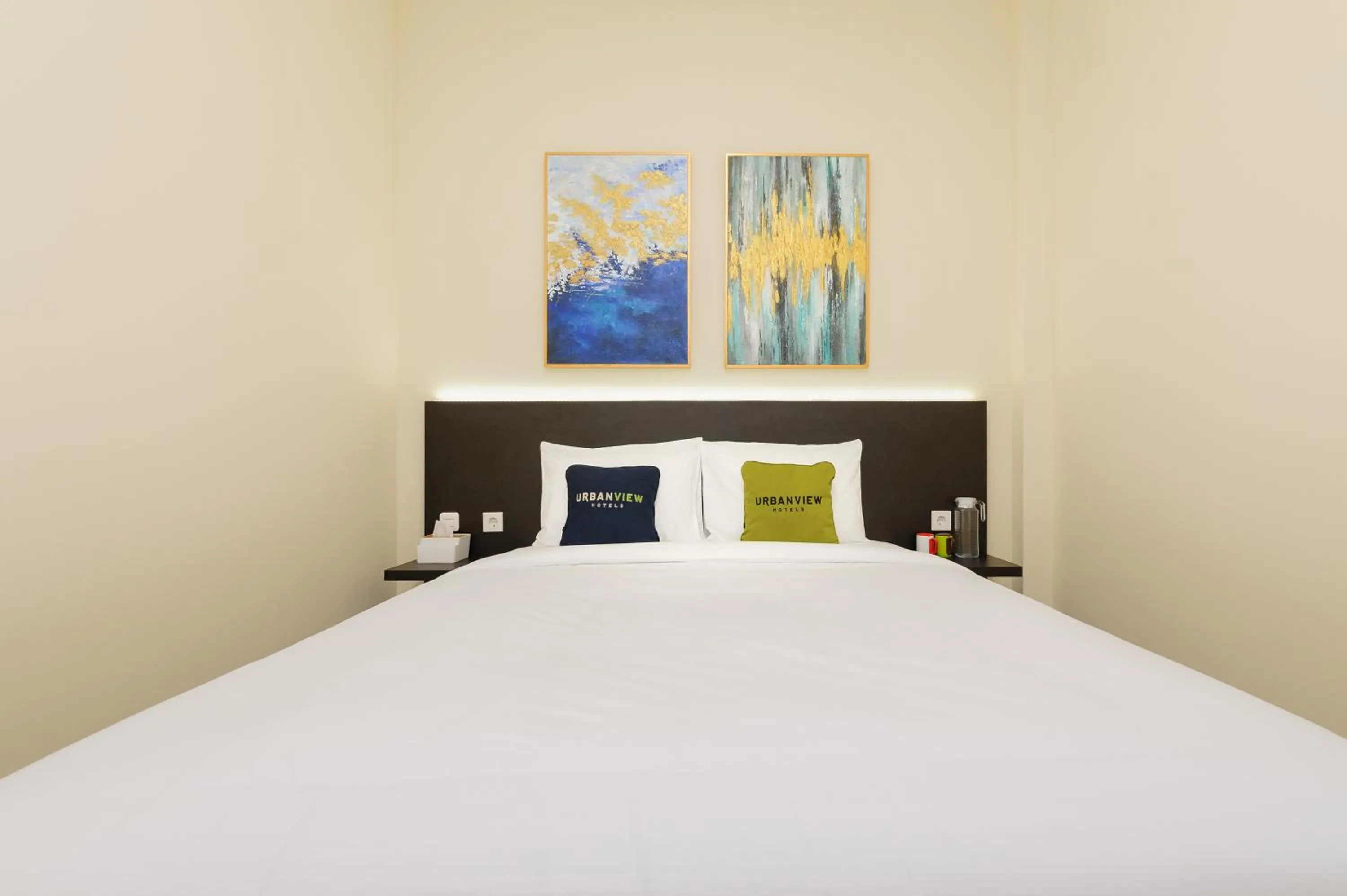 Bedroom, Bed in Urbanview Hotel Vineyard Cengkareng