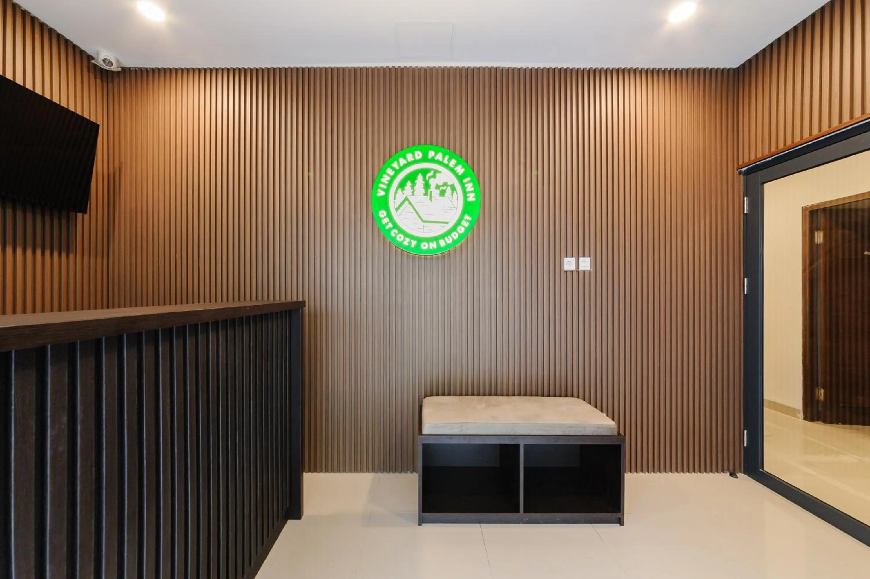 Lobby or reception in Urbanview Hotel Vineyard Cengkareng
