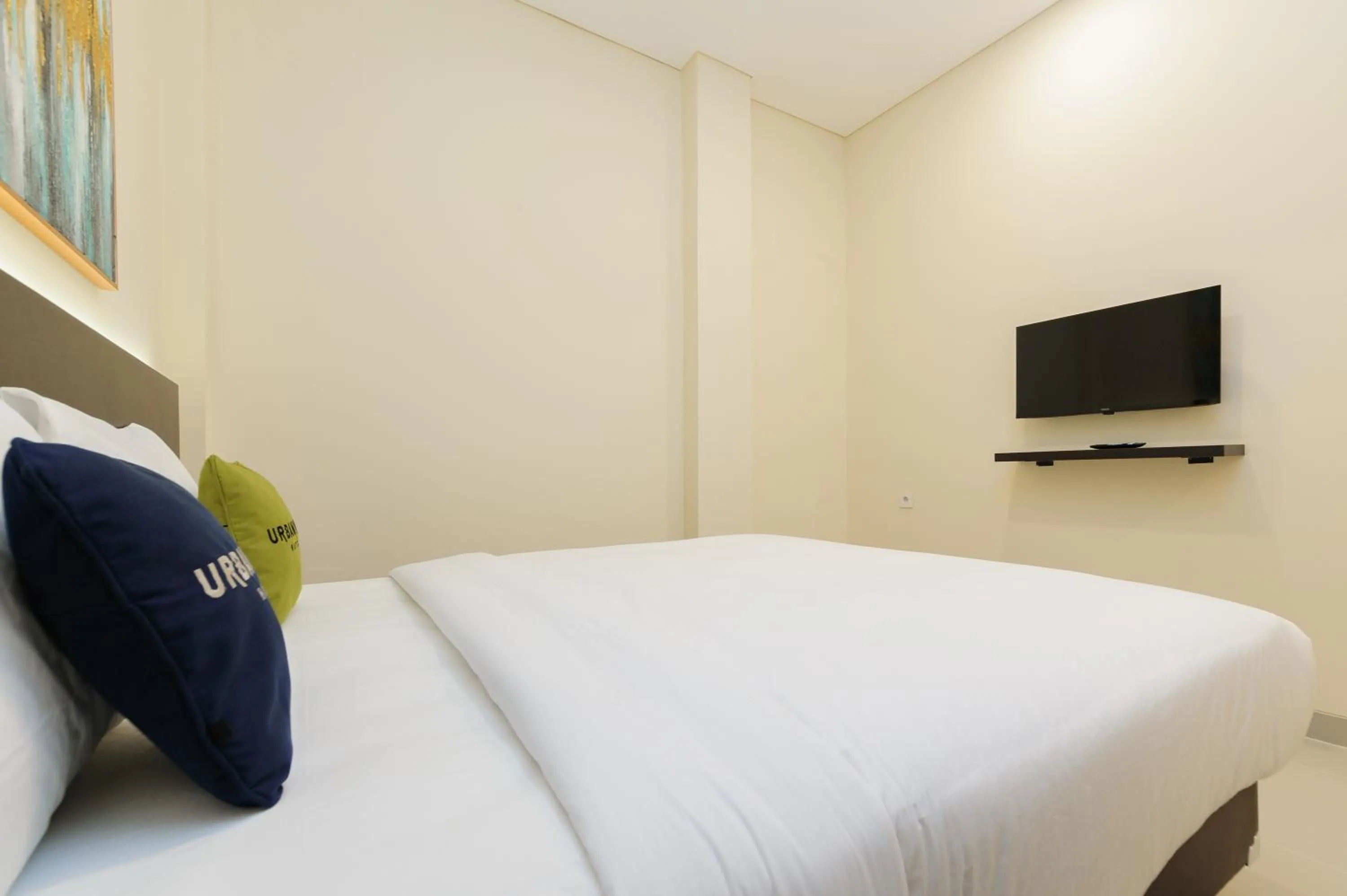Bedroom, Bed in Urbanview Hotel Vineyard Cengkareng
