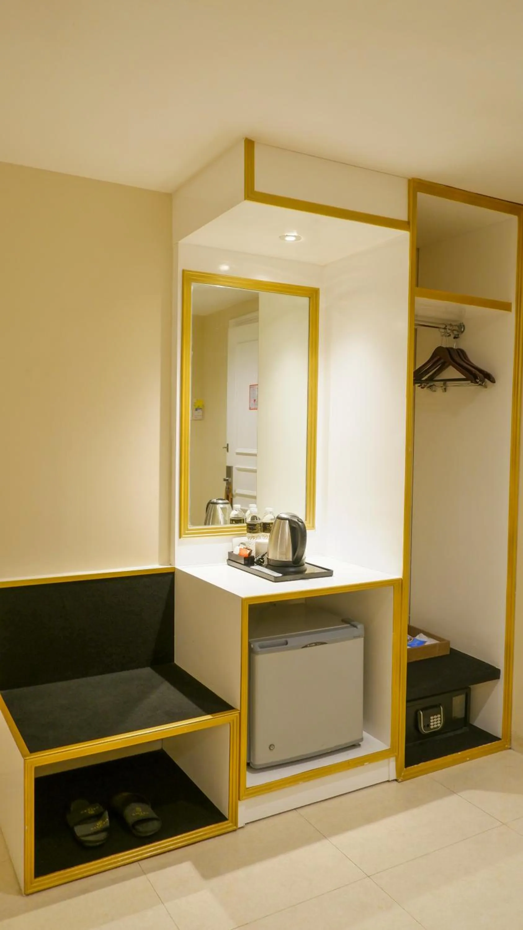 wardrobe in Grand Savero Hotel Bogor