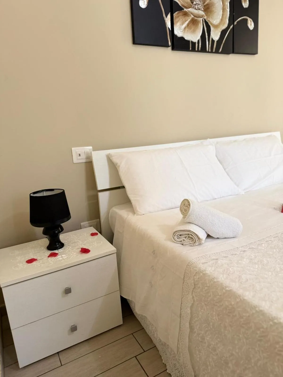 Bedroom, Bed in Villa Manuela - Sea & Sun Escape - Free Parking