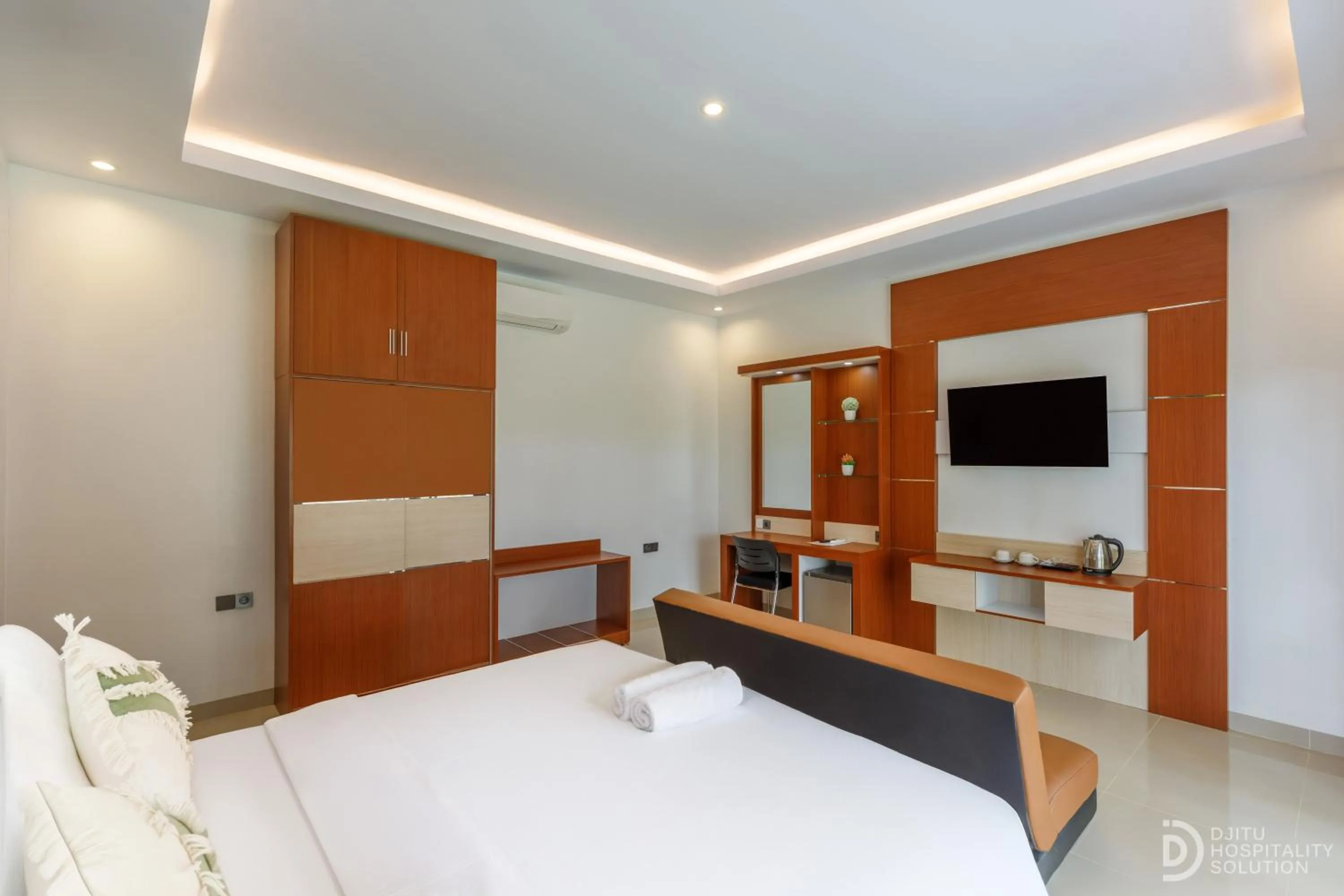 Bedroom, Bed in Coconut Hill Cottage