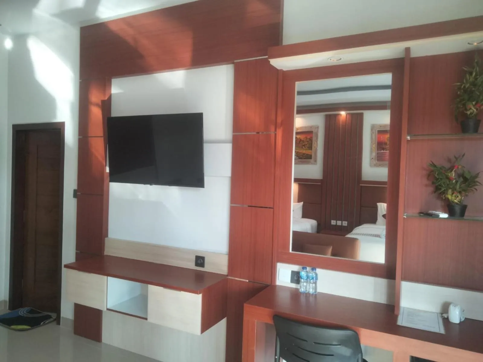 TV and multimedia in Coconut Hill Cottage