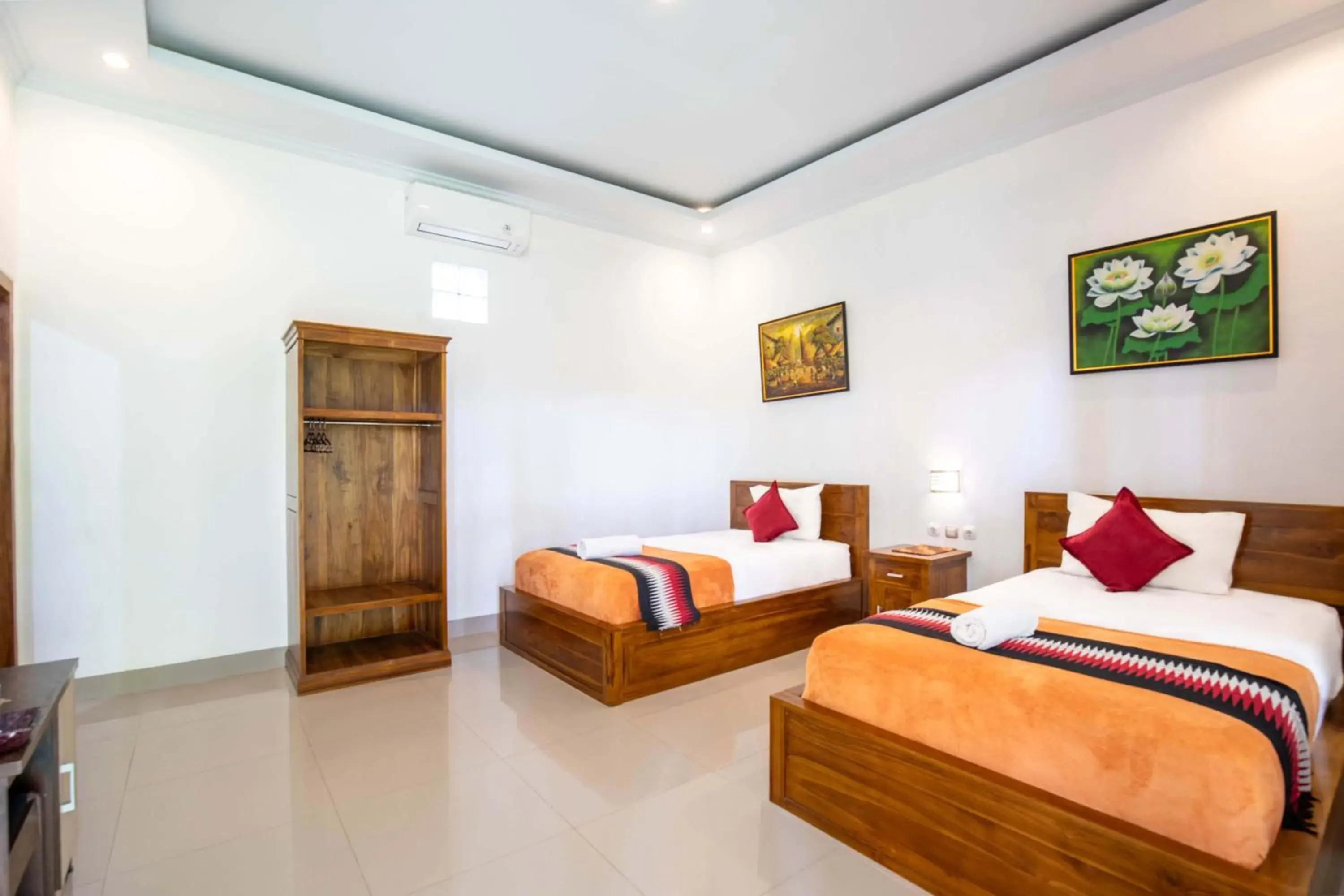 Twin Room with Balcony in Coconut Hill Cottage Twin Room with Balcony in Coconut Hill Cottage