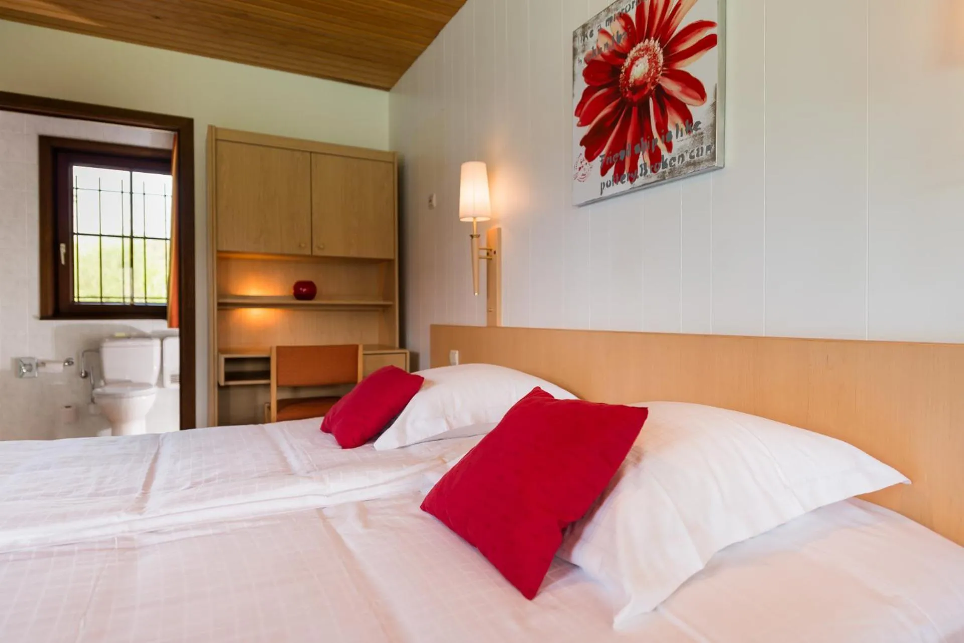 Bed in Hostellerie d'Inzepré