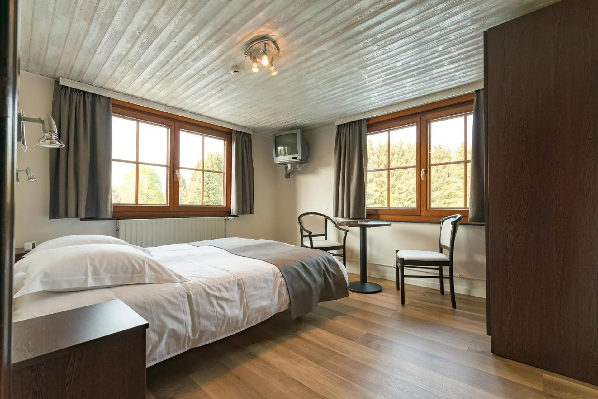 Bed in Hostellerie d'Inzepré
