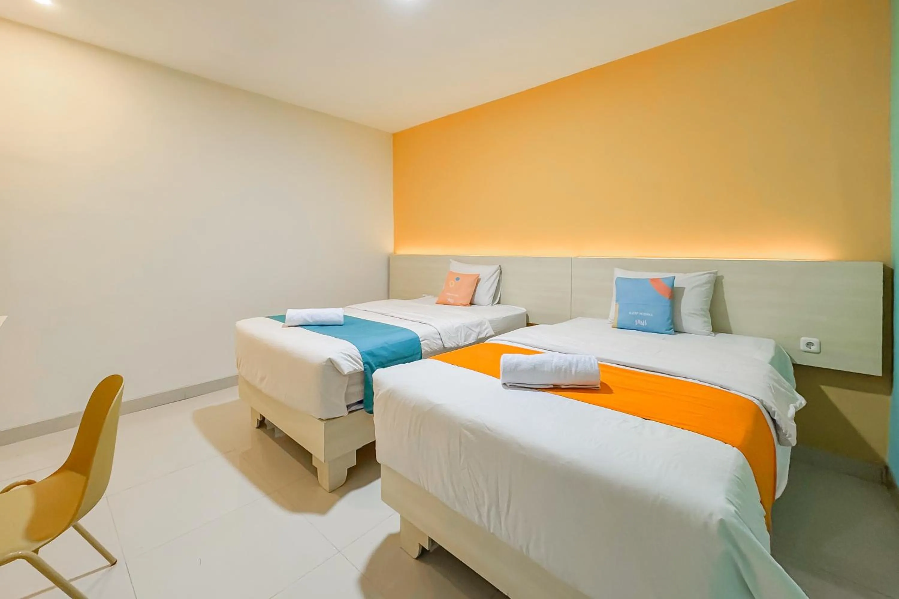 Deluxe Twin Room in SANS Family Hotel Bandung