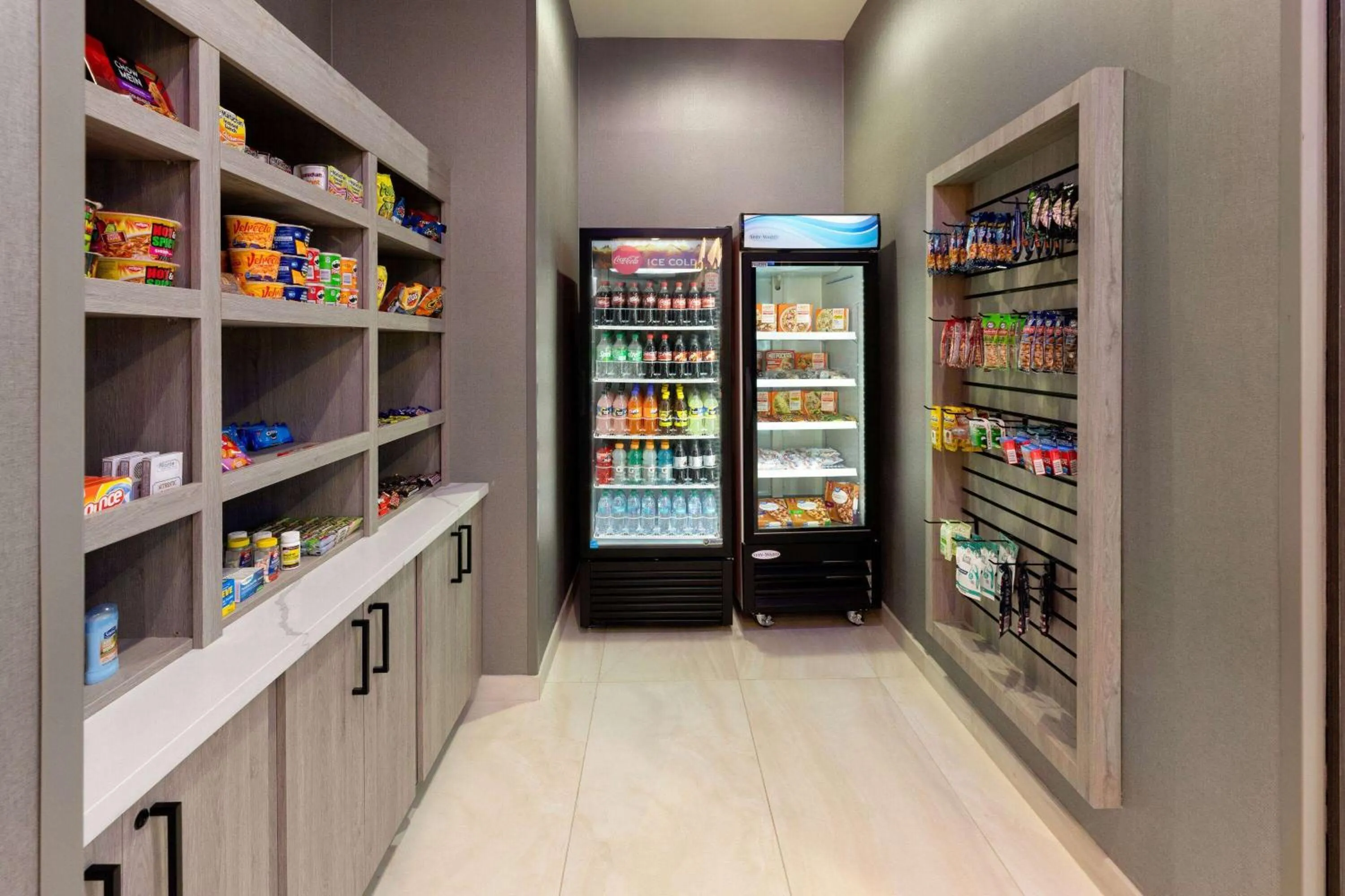 Food and drinks in La Quinta Inn & Suites by Wyndham DeSoto