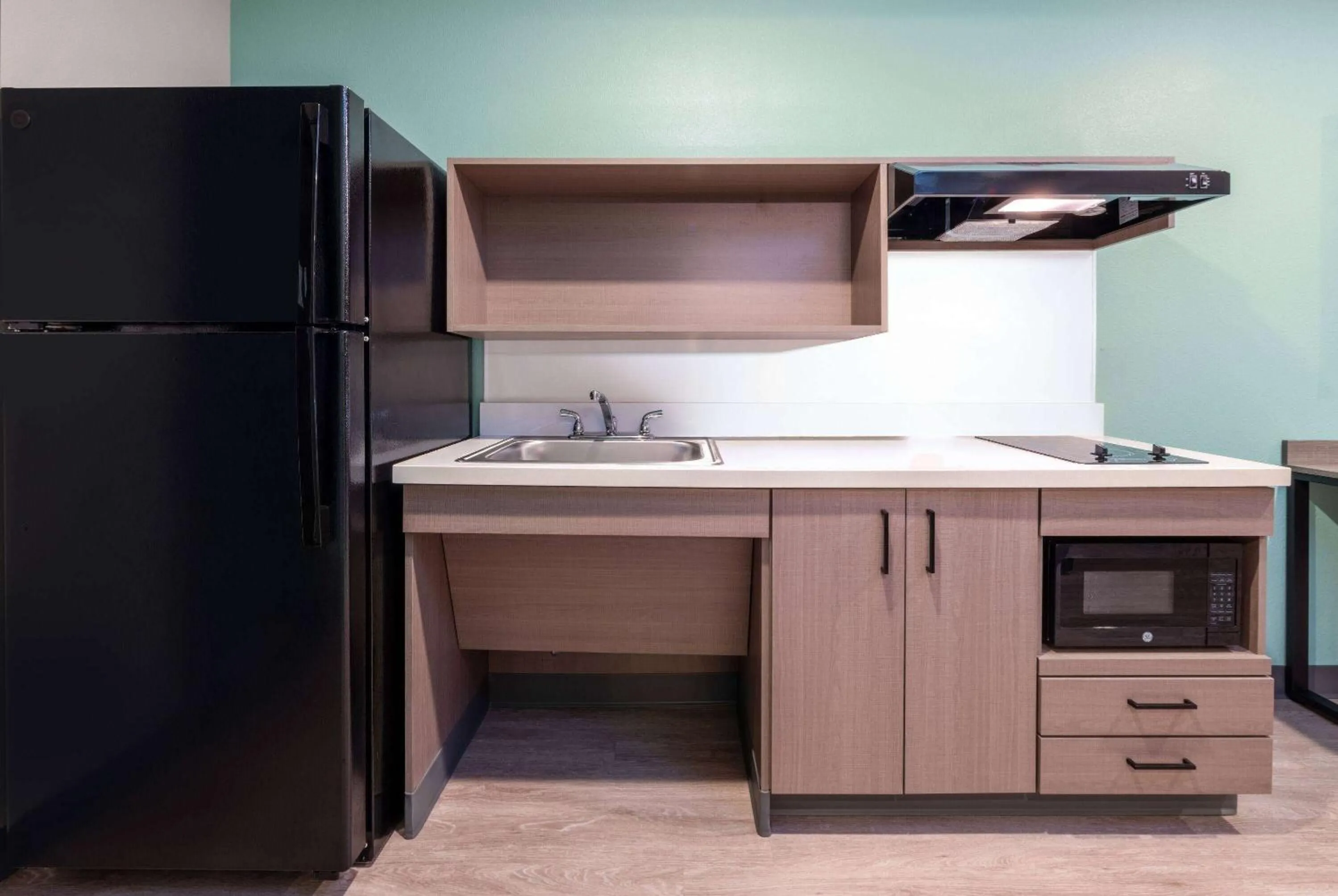 Kitchen or kitchenette in ECHO Suites Extended Stay by Wyndham Richmond West