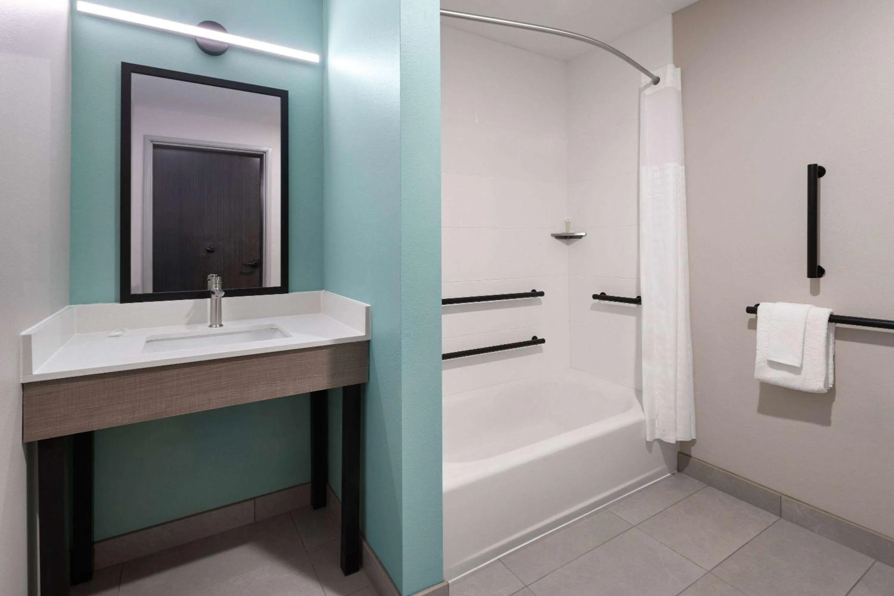 Photo of the whole room in ECHO Suites Extended Stay by Wyndham Richmond West