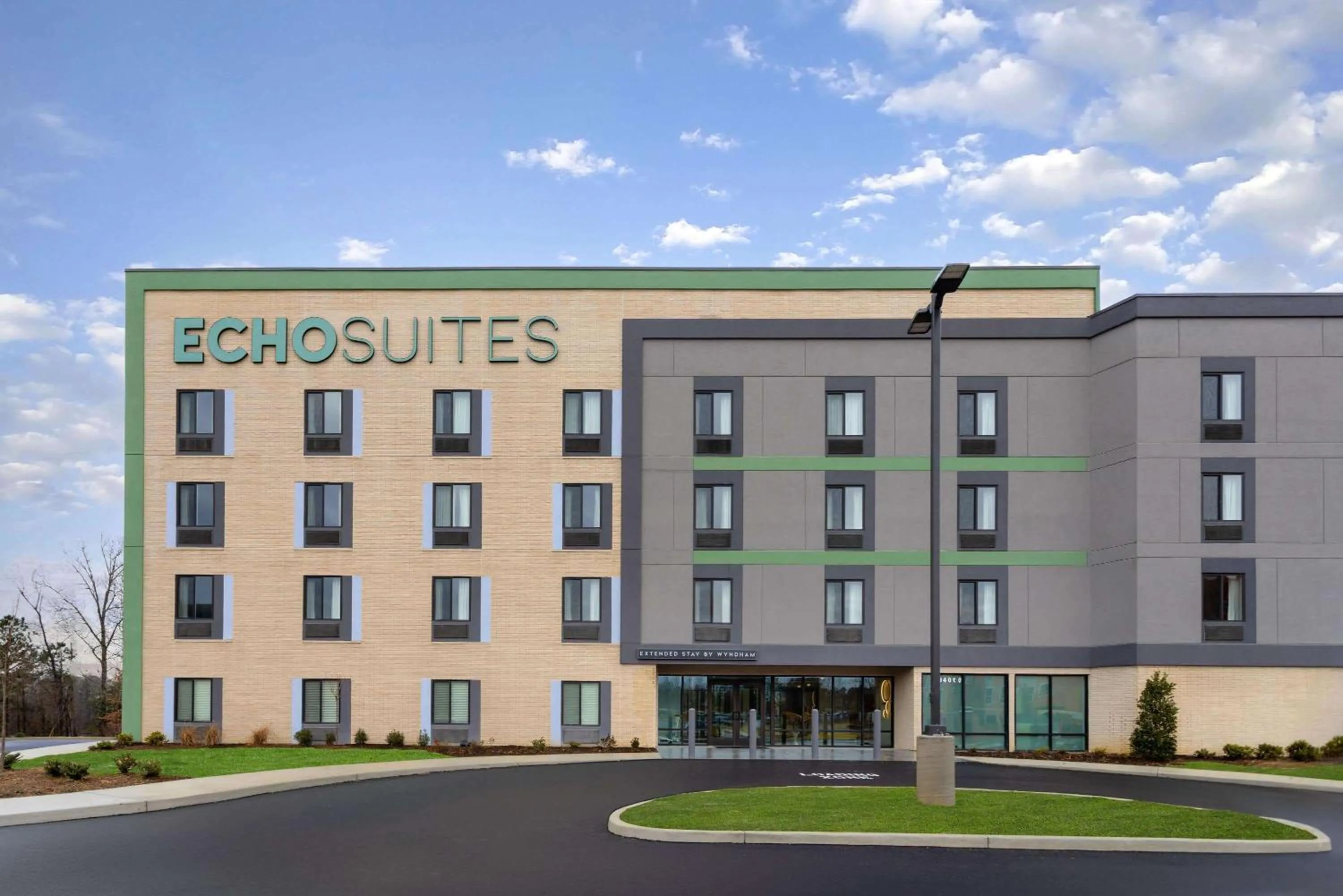 Property building in ECHO Suites Extended Stay by Wyndham Richmond West