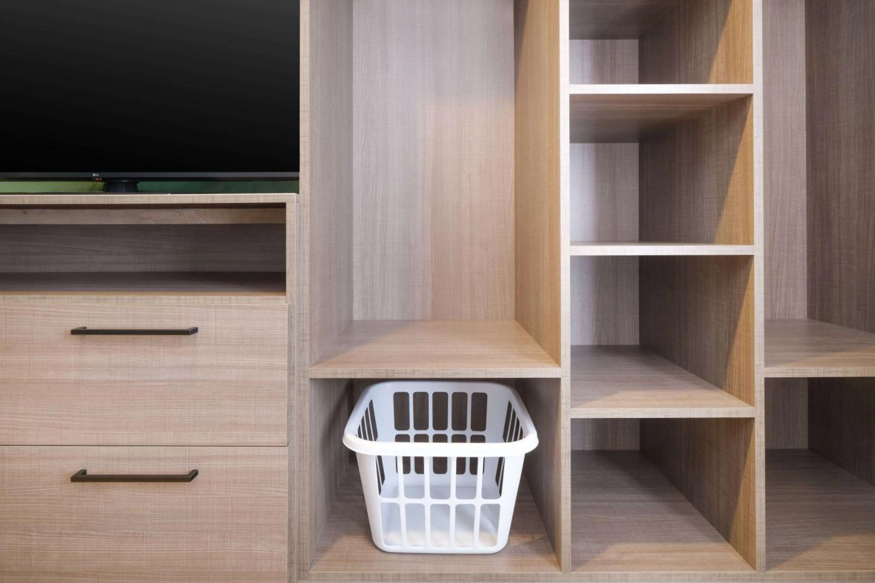 Photo of the whole room in ECHO Suites Extended Stay by Wyndham Richmond West