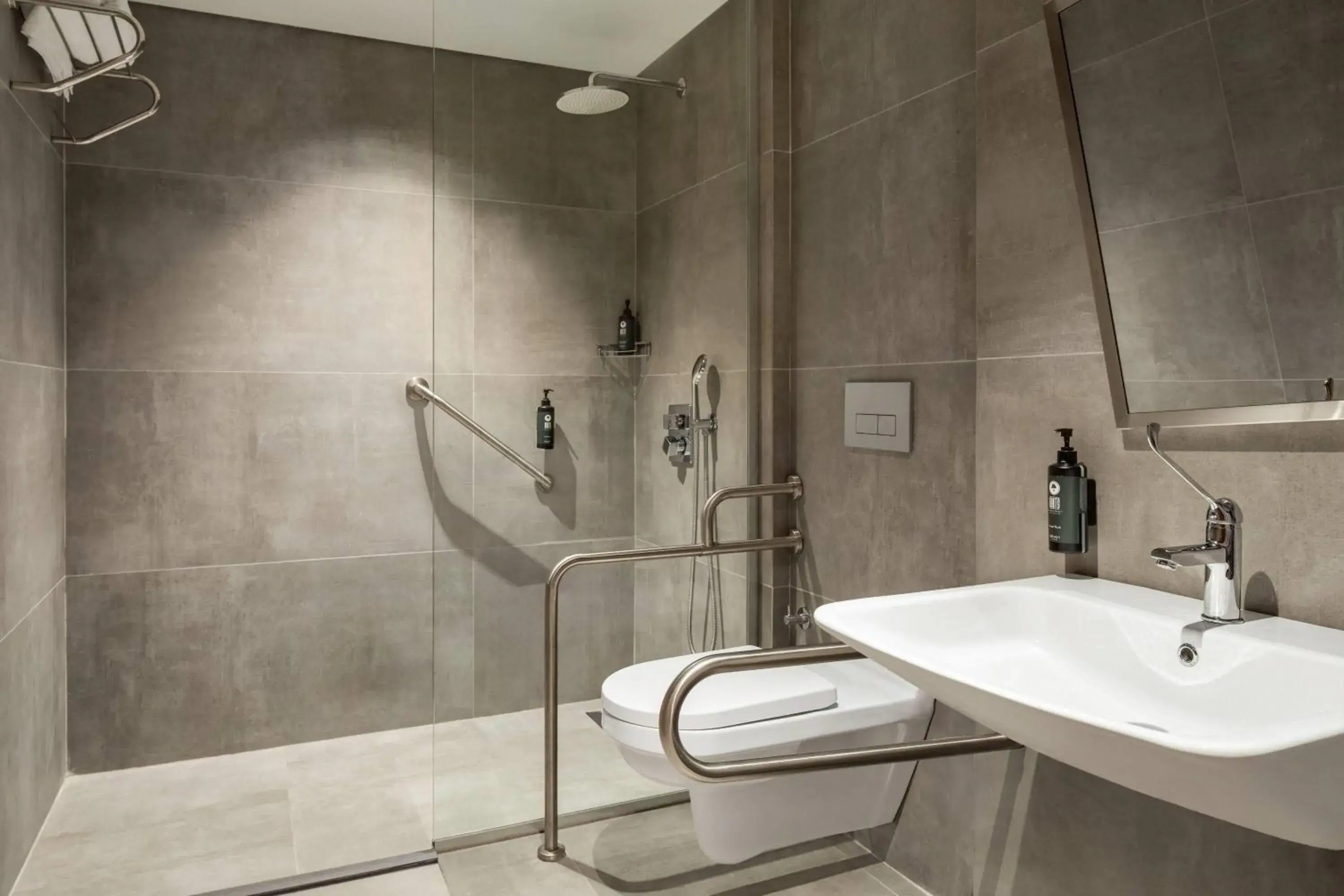 Twin Room - Mobility Accessible in Ramada Encore by Wyndham Konya Karatay Twin Room - Mobility Accessible in Ramada Encore by Wyndham Konya Karatay