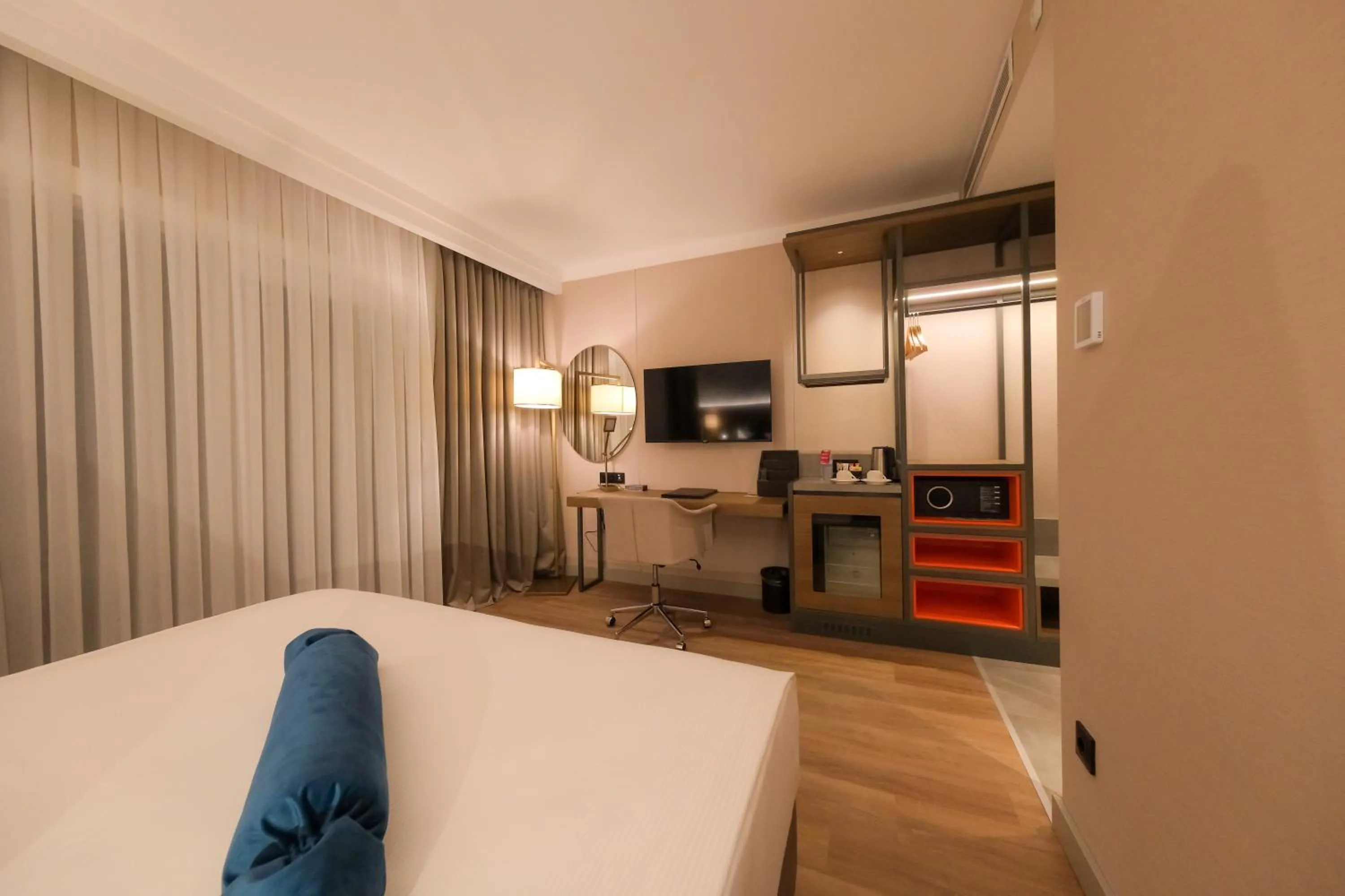 TV and multimedia, Bed in Ramada Encore by Wyndham Konya Karatay
