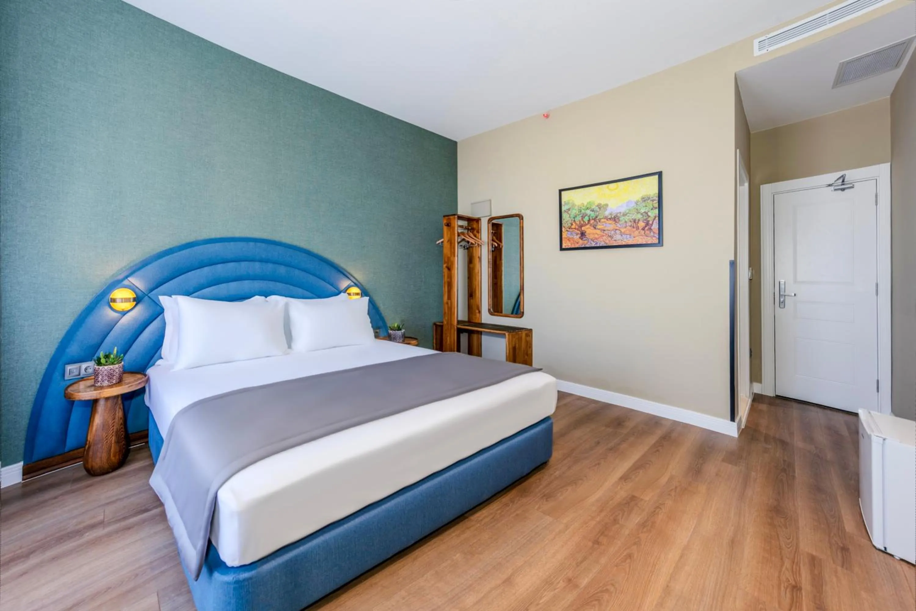 Bed in Nenessa Airport Hotel