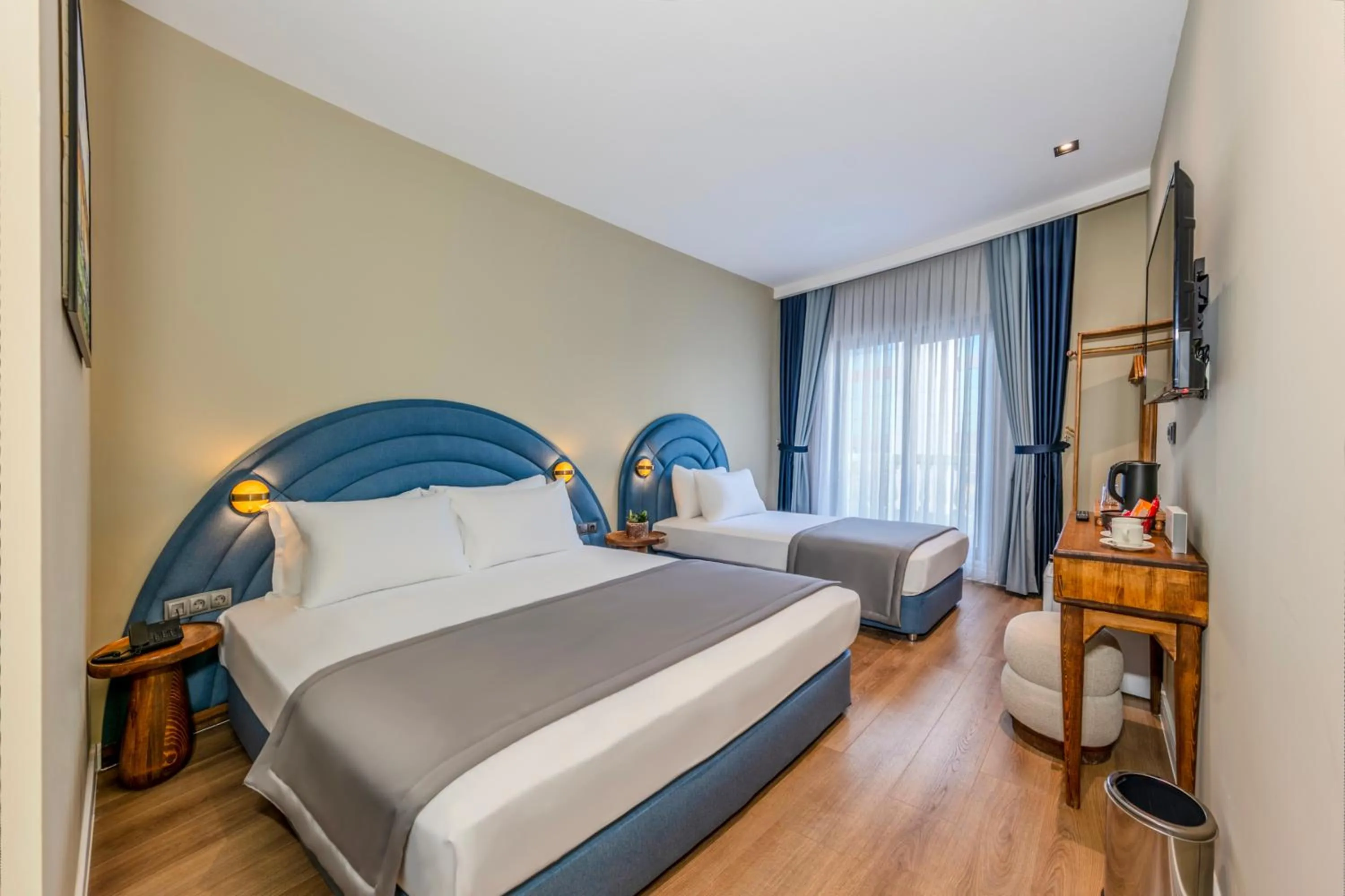 Bed in Nenessa Airport Hotel