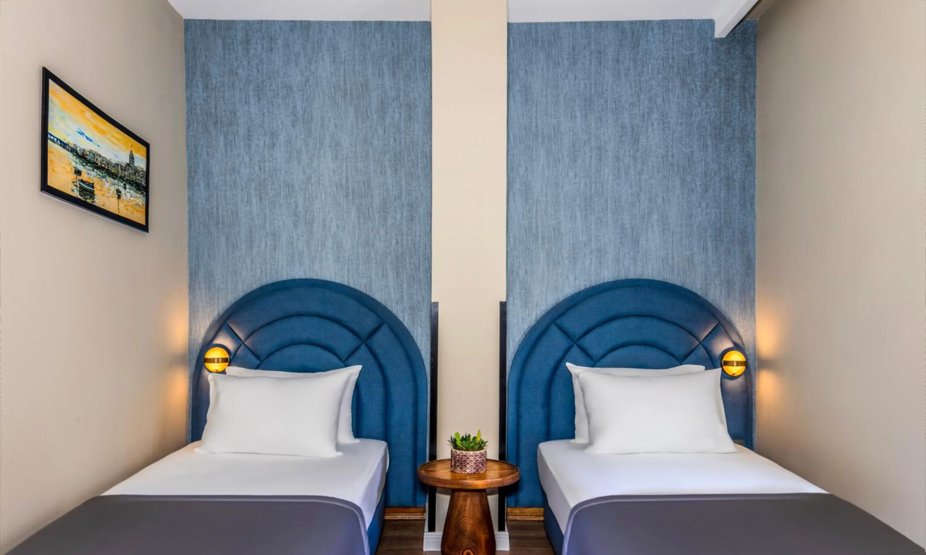 Bed in Nenessa Airport Hotel