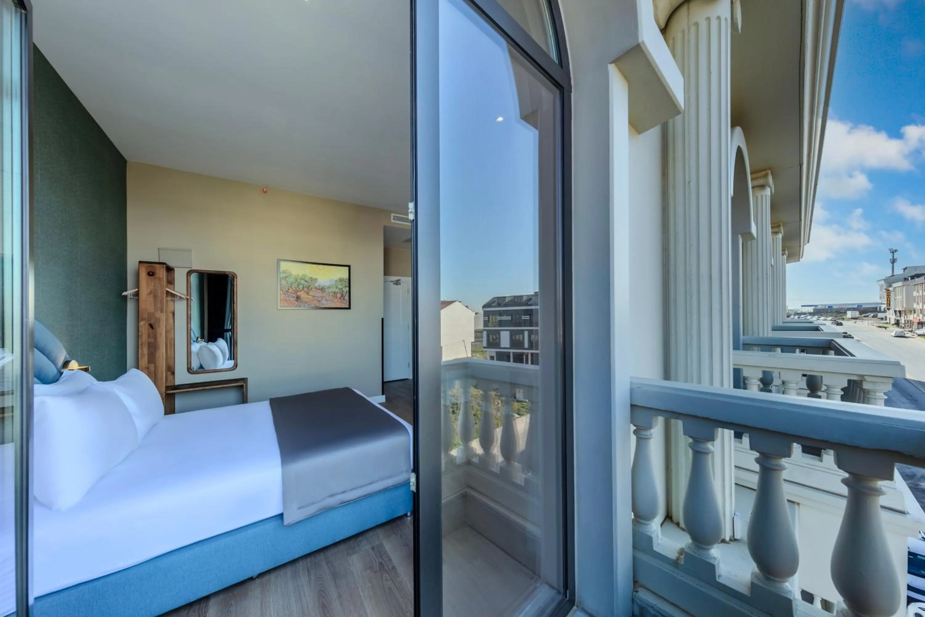 View (from property/room), Bed in Nenessa Airport Hotel