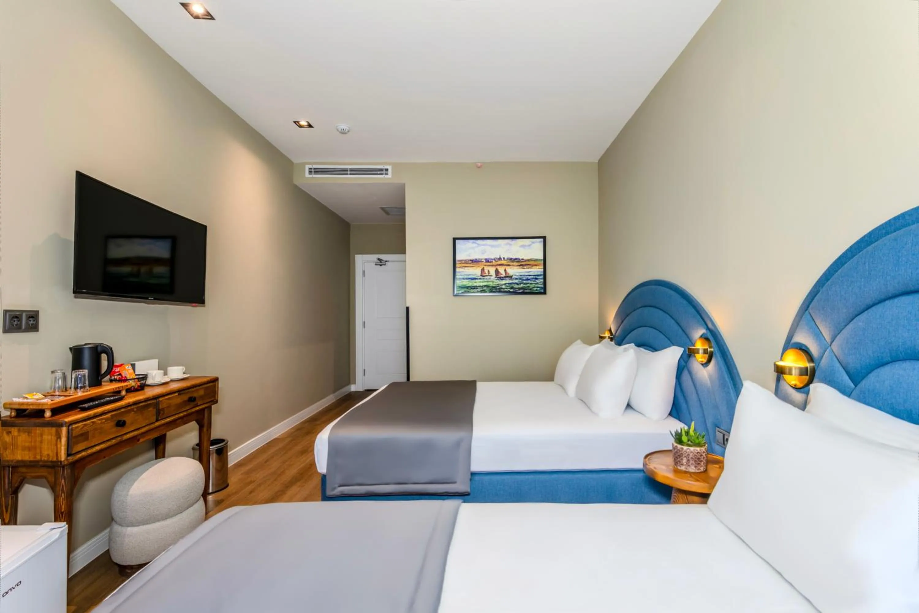 Bed in Nenessa Airport Hotel