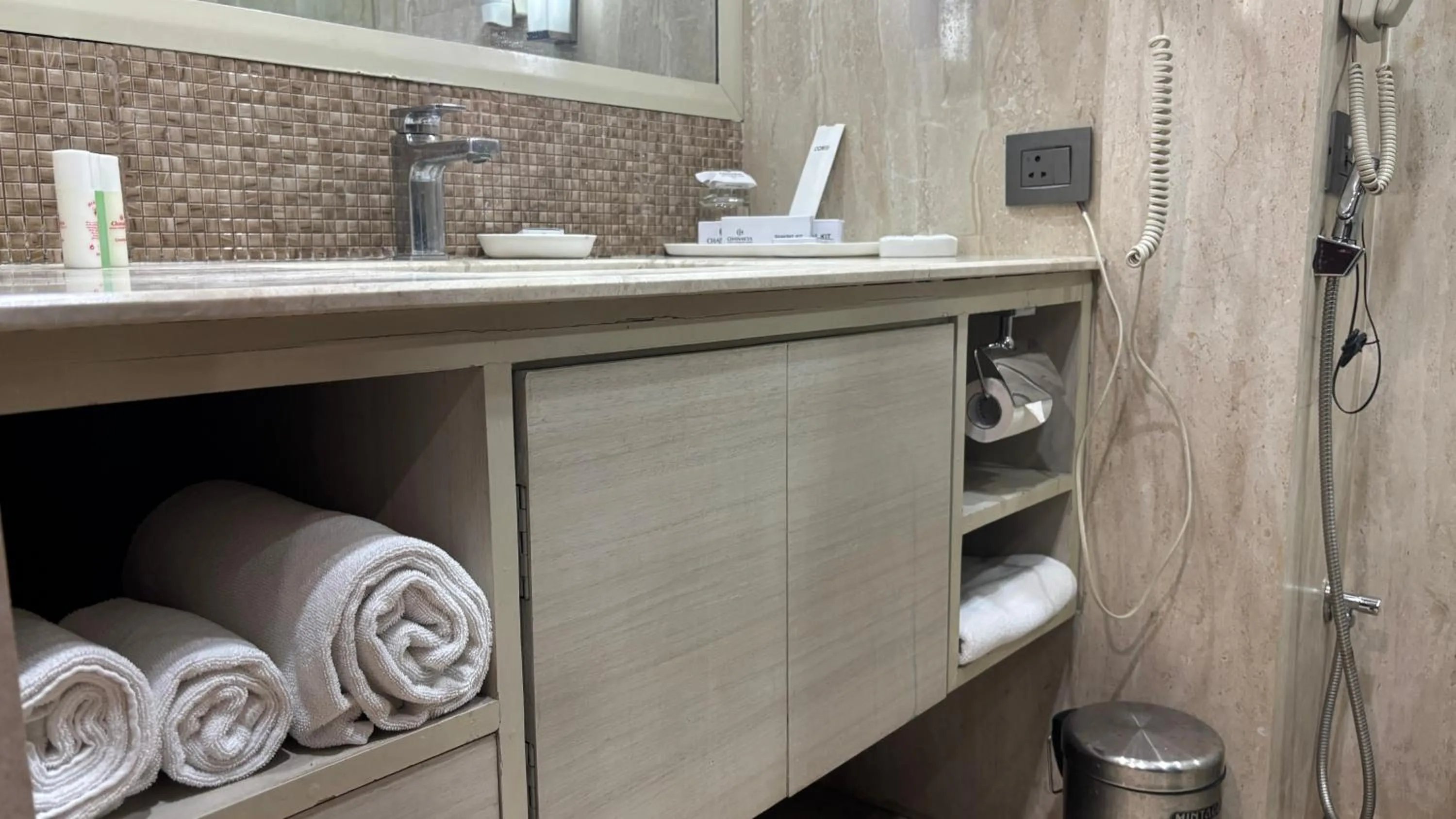 Bathroom in Chanakya Hotel, Patna