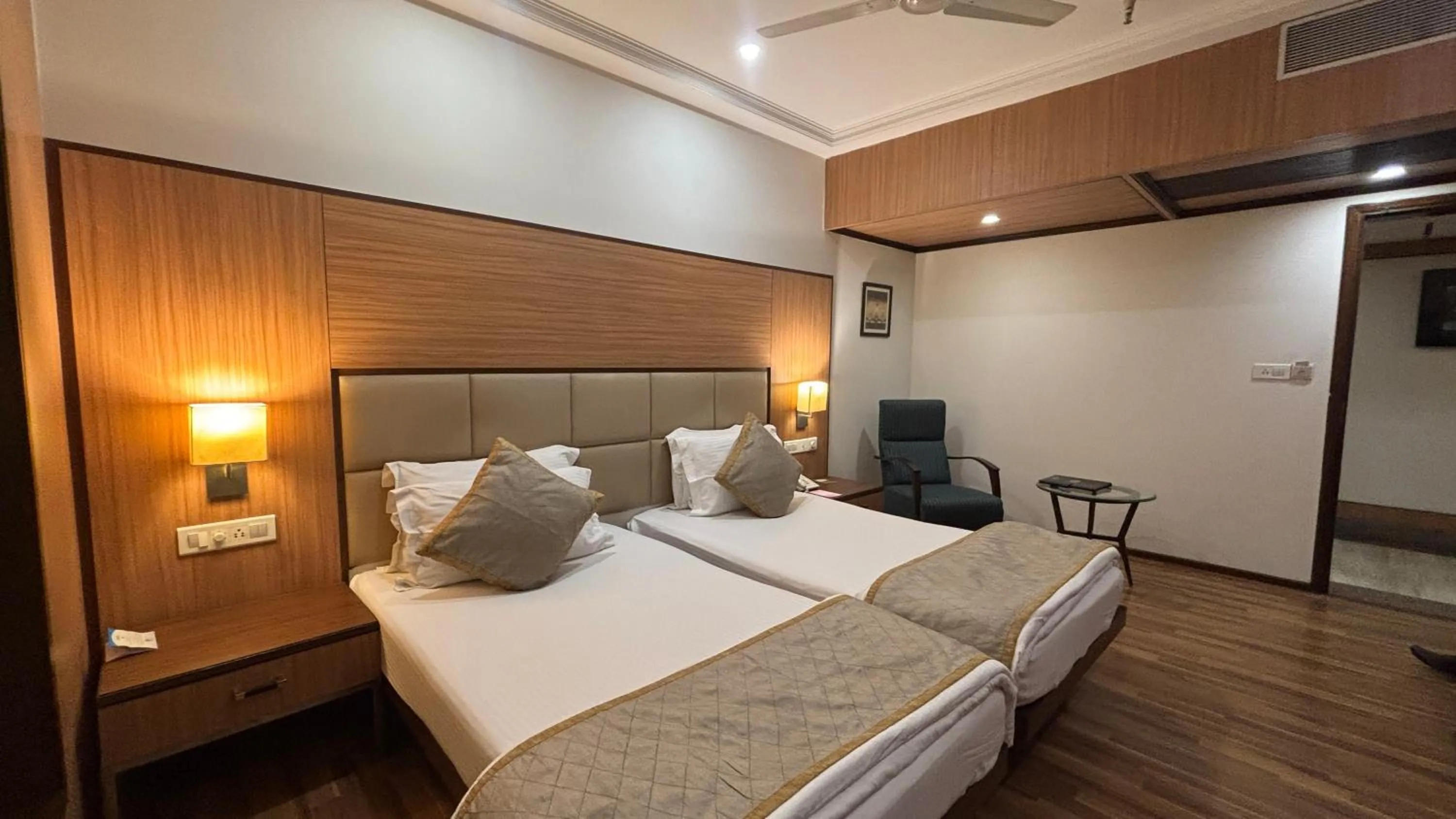 Bed in Chanakya Hotel, Patna