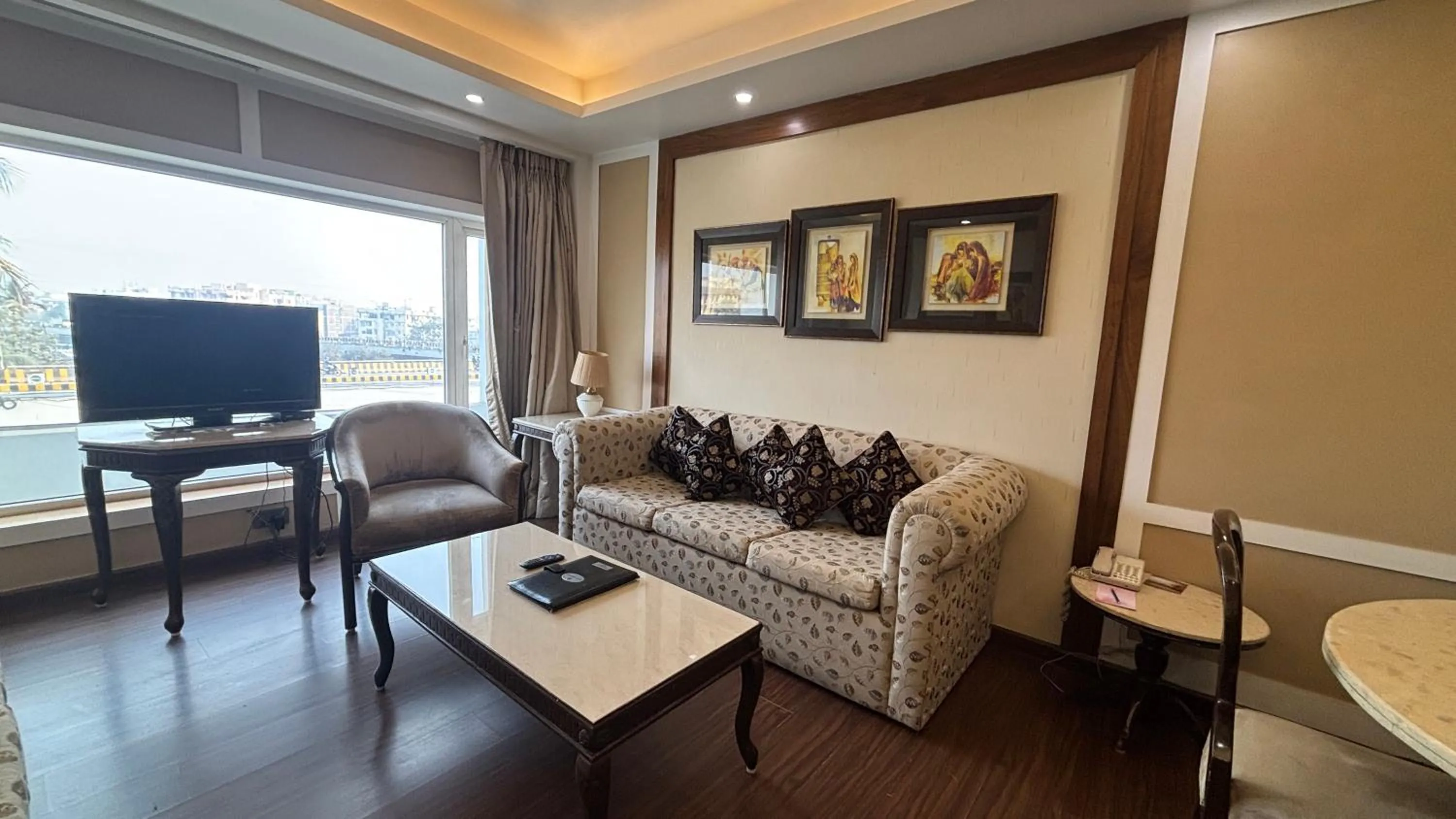 Evening entertainment in Chanakya Hotel, Patna