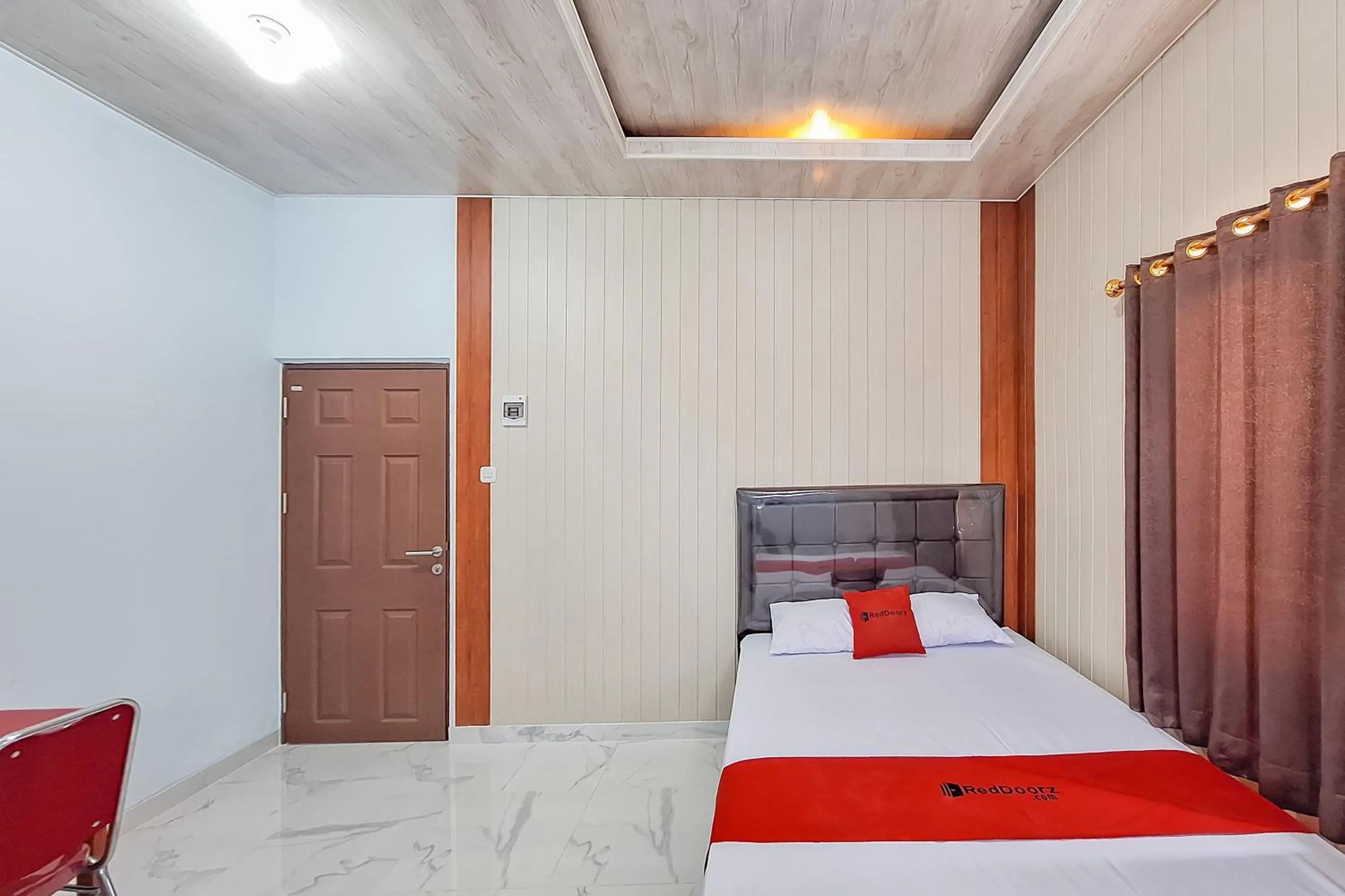 Bedroom, Bed in RedDoorz Syariah at Borba Kesepuhan Cirebon