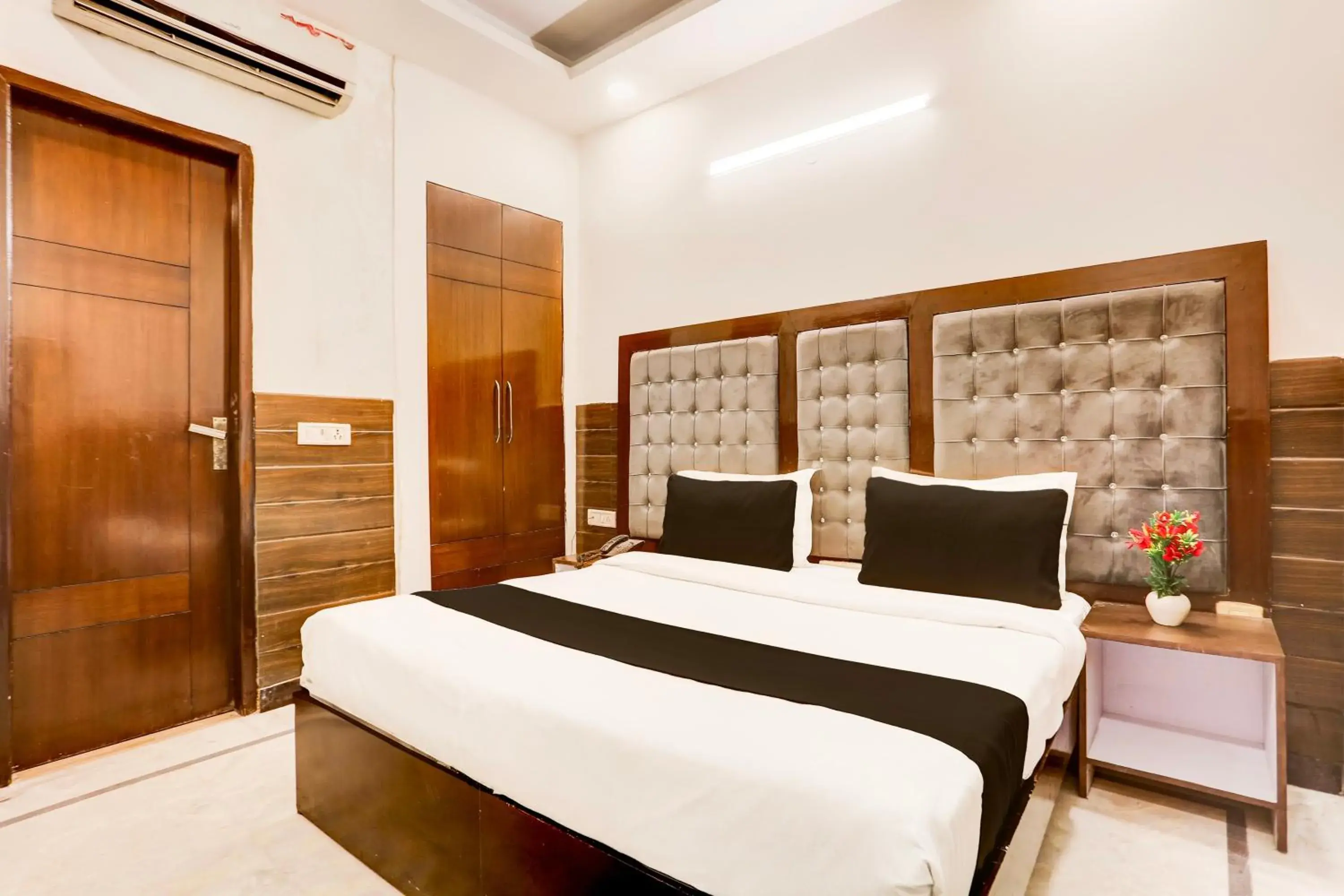 Classic Triple Room - single occupancy in Collection O Mahipalpur Near Airport Formerly Jindal Palace Classic Triple Room - single occupancy in Collection O Mahipalpur Near Airport Formerly Jindal Palace