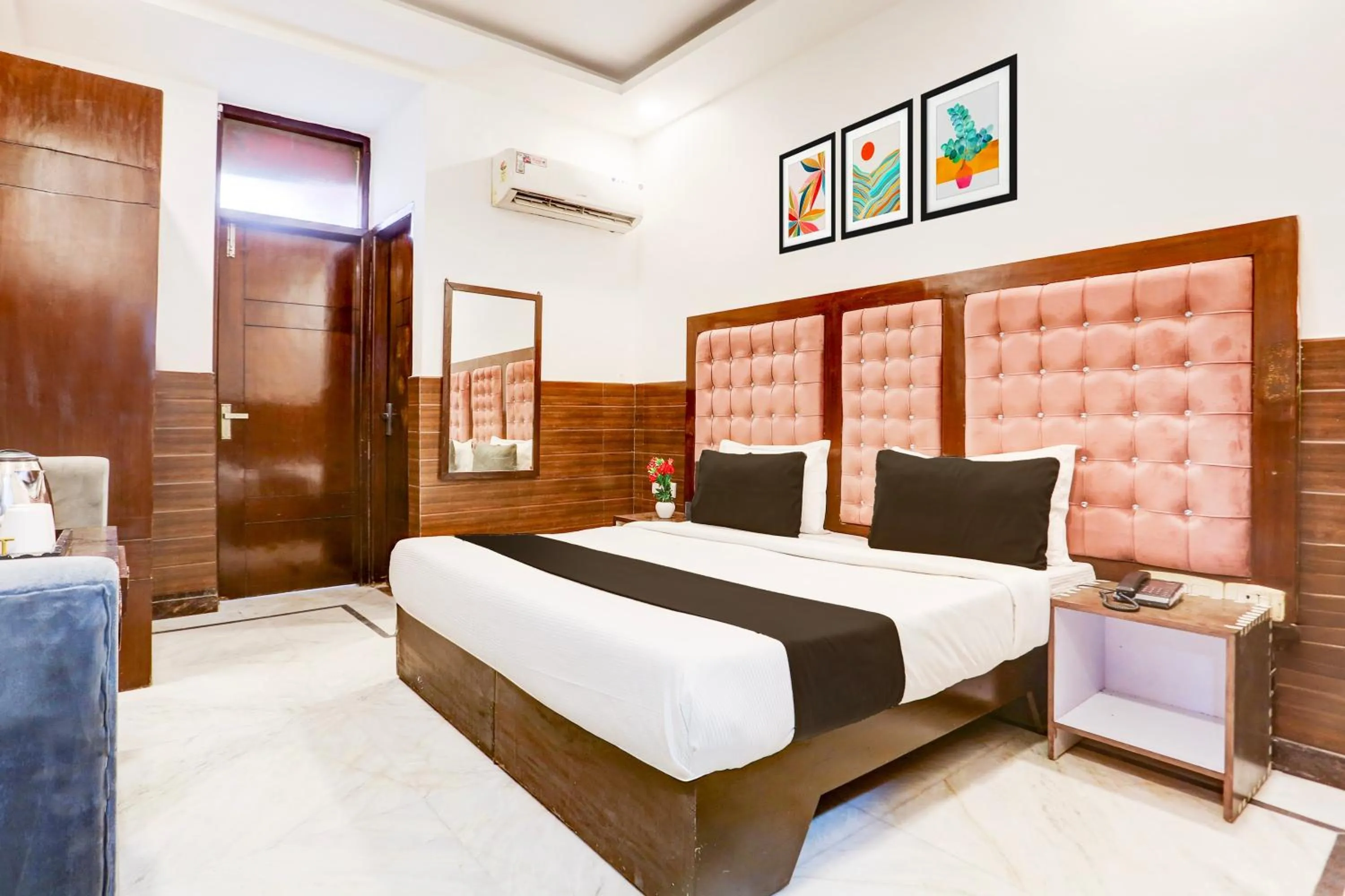 Bedroom, Bed in Collection O Mahipalpur Near Airport Formerly Jindal Palace