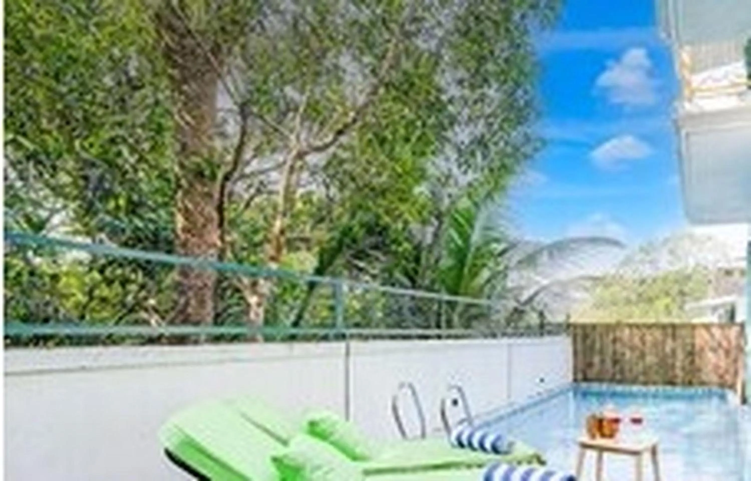 Swimming pool in Collection O Mahipalpur Near Airport Formerly Jindal Palace