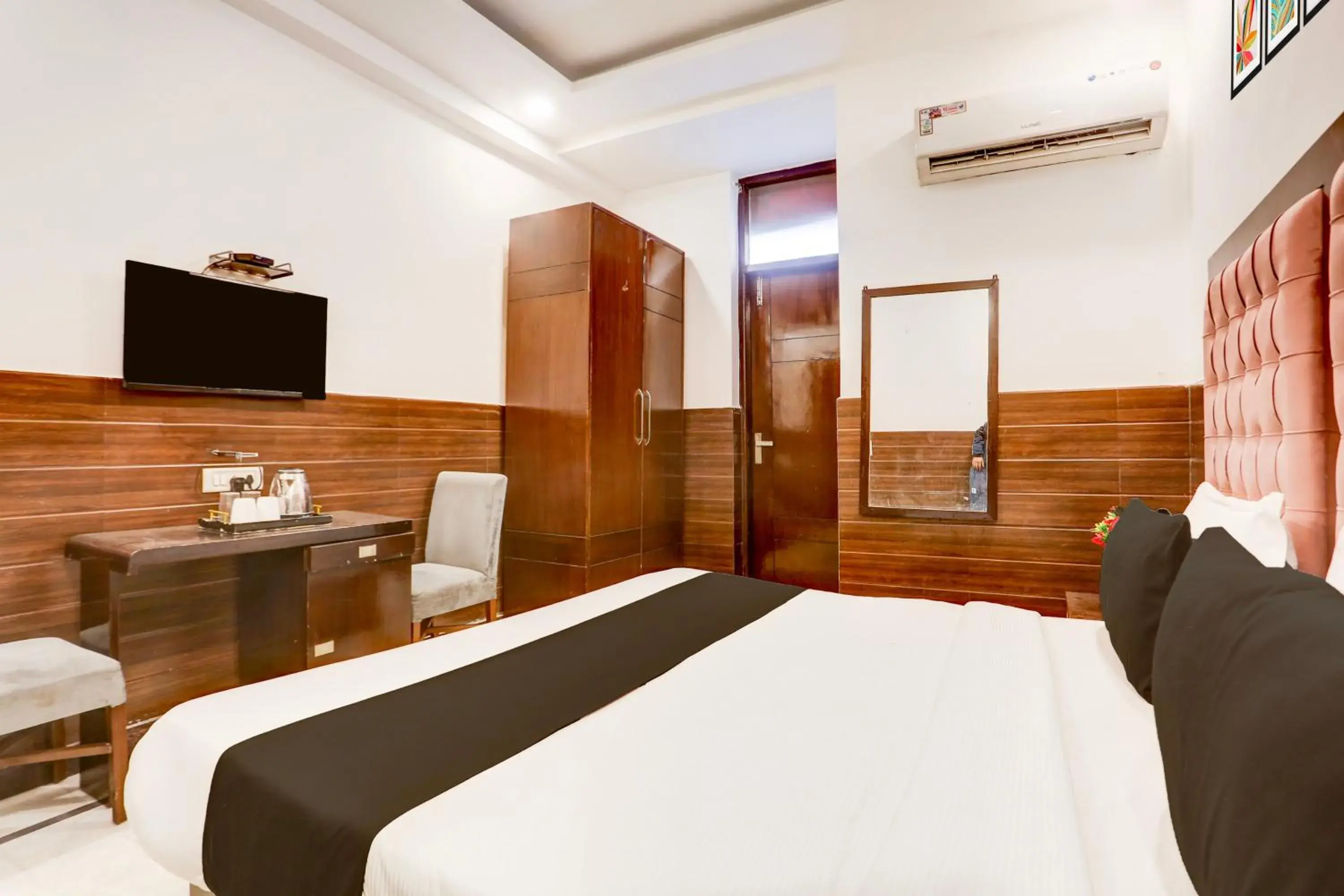 Bedroom, Bed in Collection O Mahipalpur Near Airport Formerly Jindal Palace Bedroom, Bed in Collection O Mahipalpur Near Airport Formerly Jindal Palace