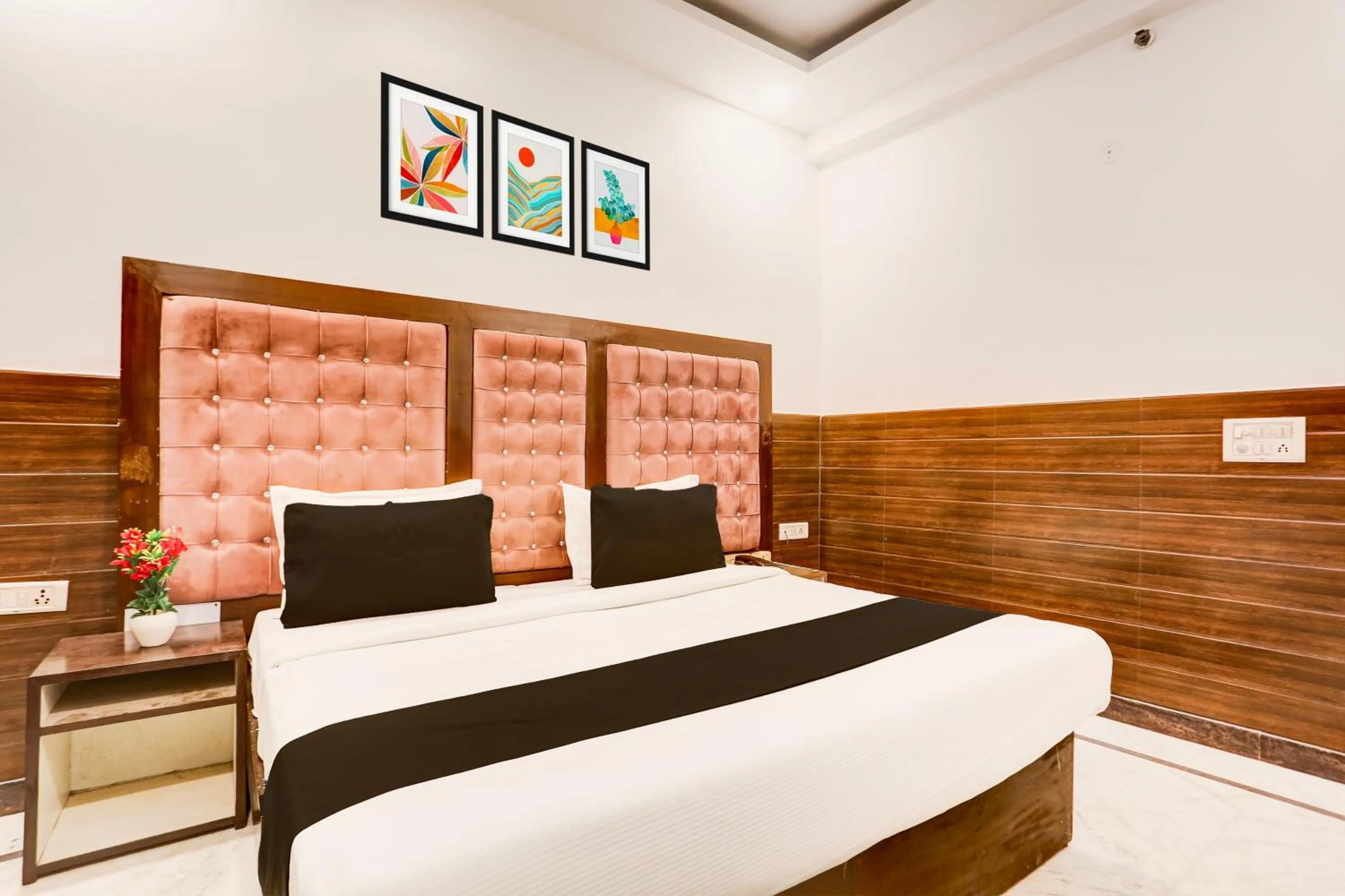 Bedroom, Bed in Collection O Mahipalpur Near Airport Formerly Jindal Palace