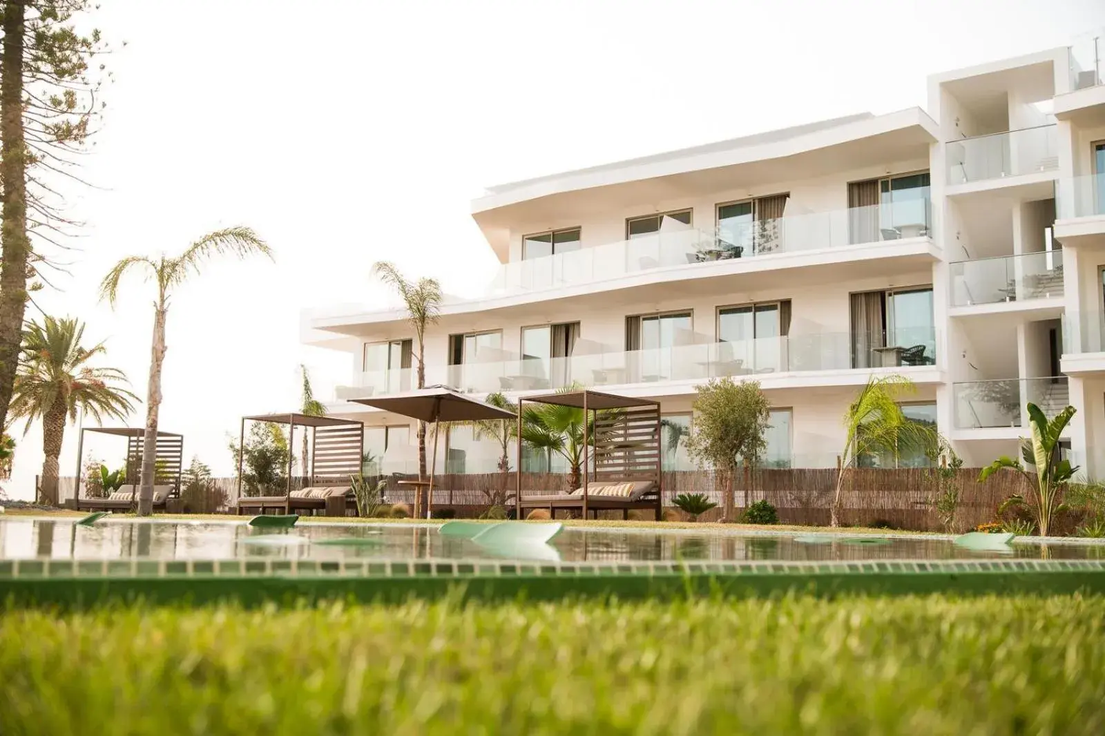 Swimming pool in Castelo Suites Hotel Swimming pool in Castelo Suites Hotel