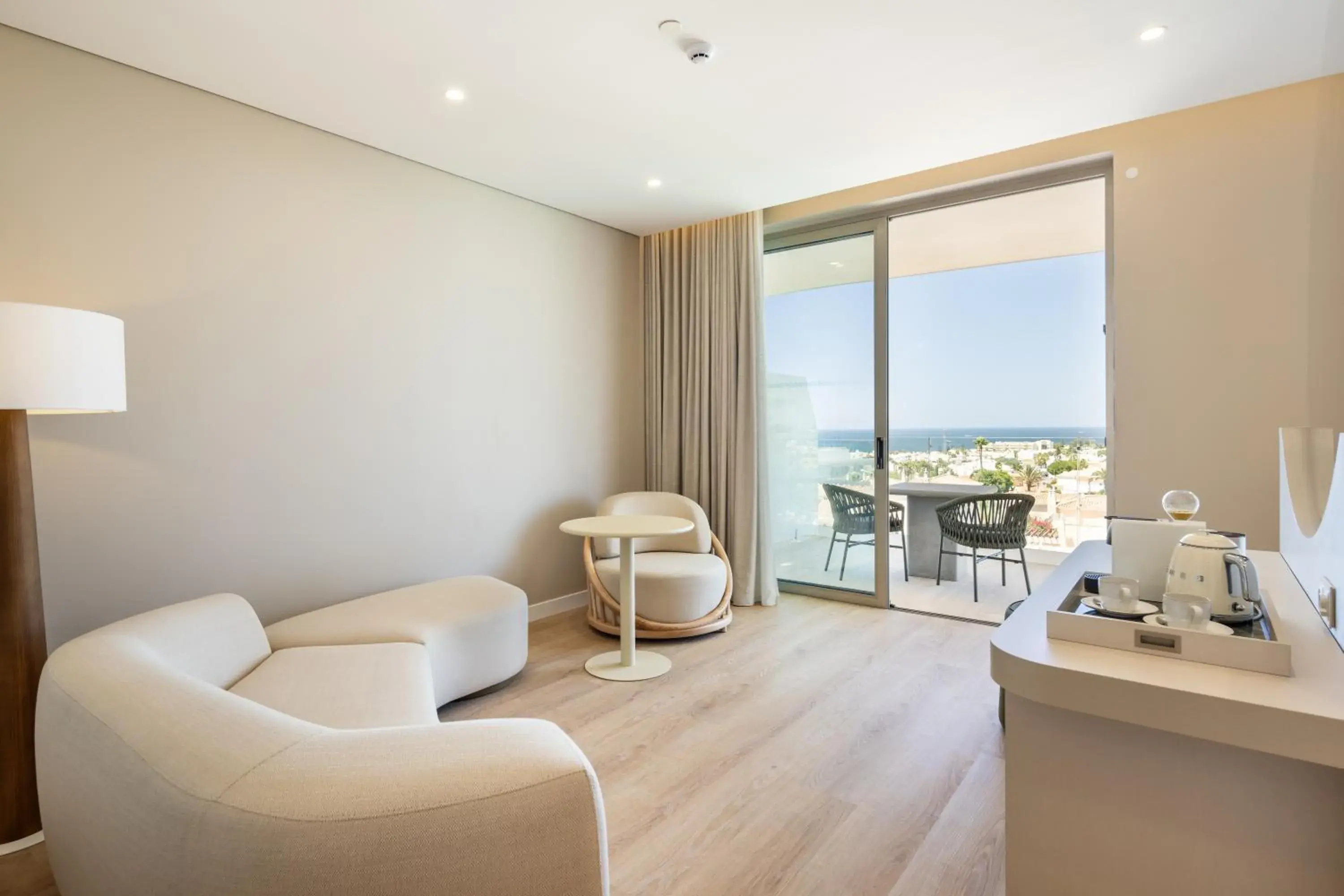 Living room in Castelo Suites Hotel Living room in Castelo Suites Hotel