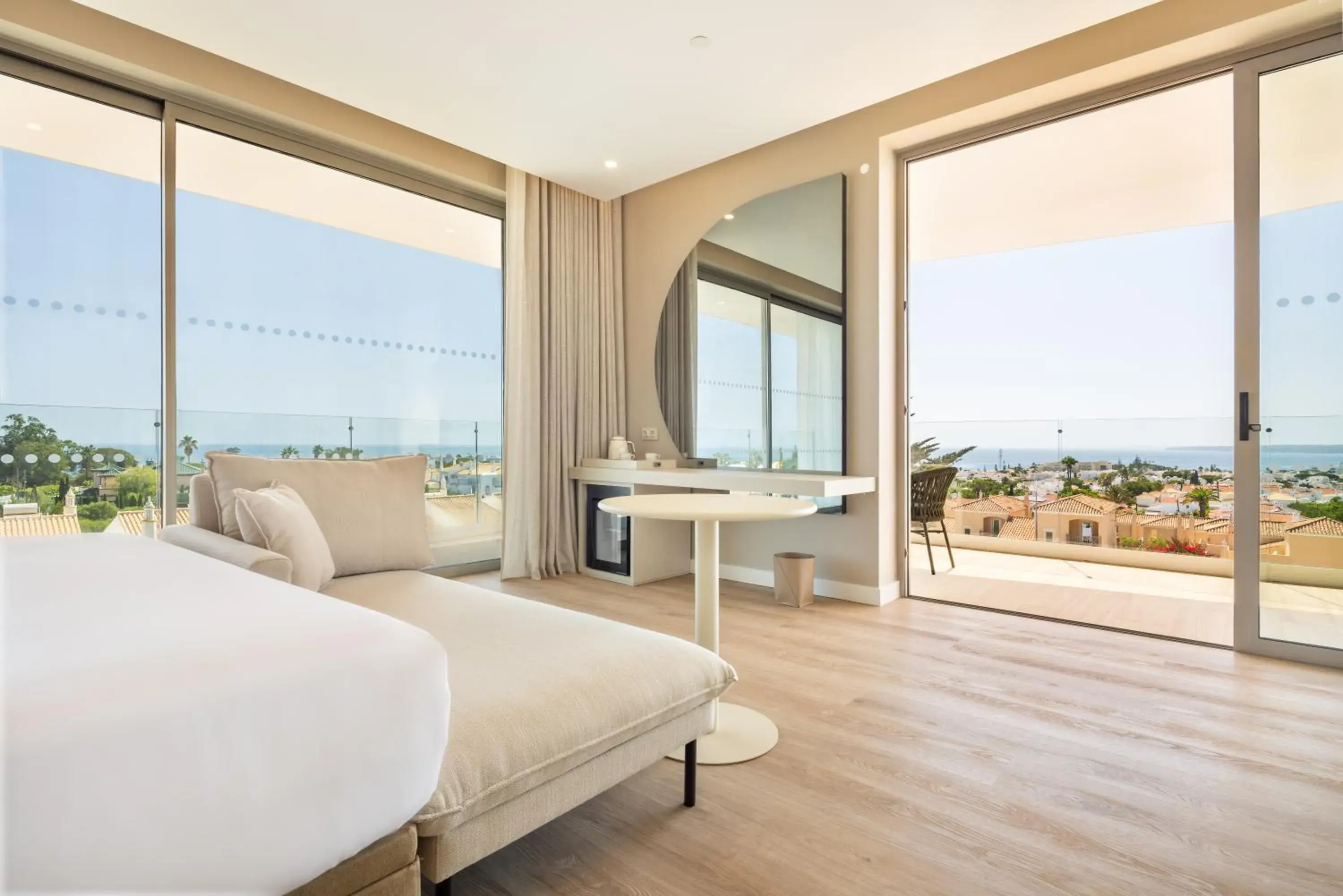 Bed in Castelo Suites Hotel Bed in Castelo Suites Hotel