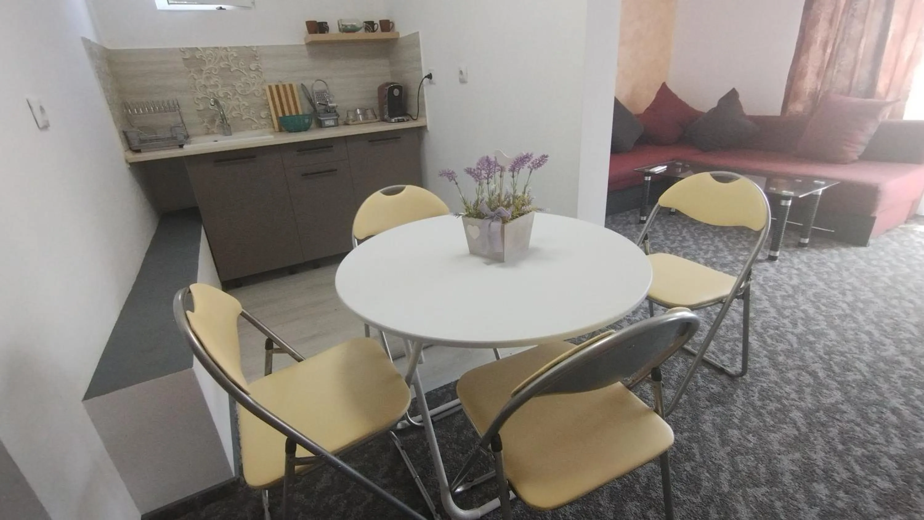 Kitchen or kitchenette in Casa Aura Costinești
