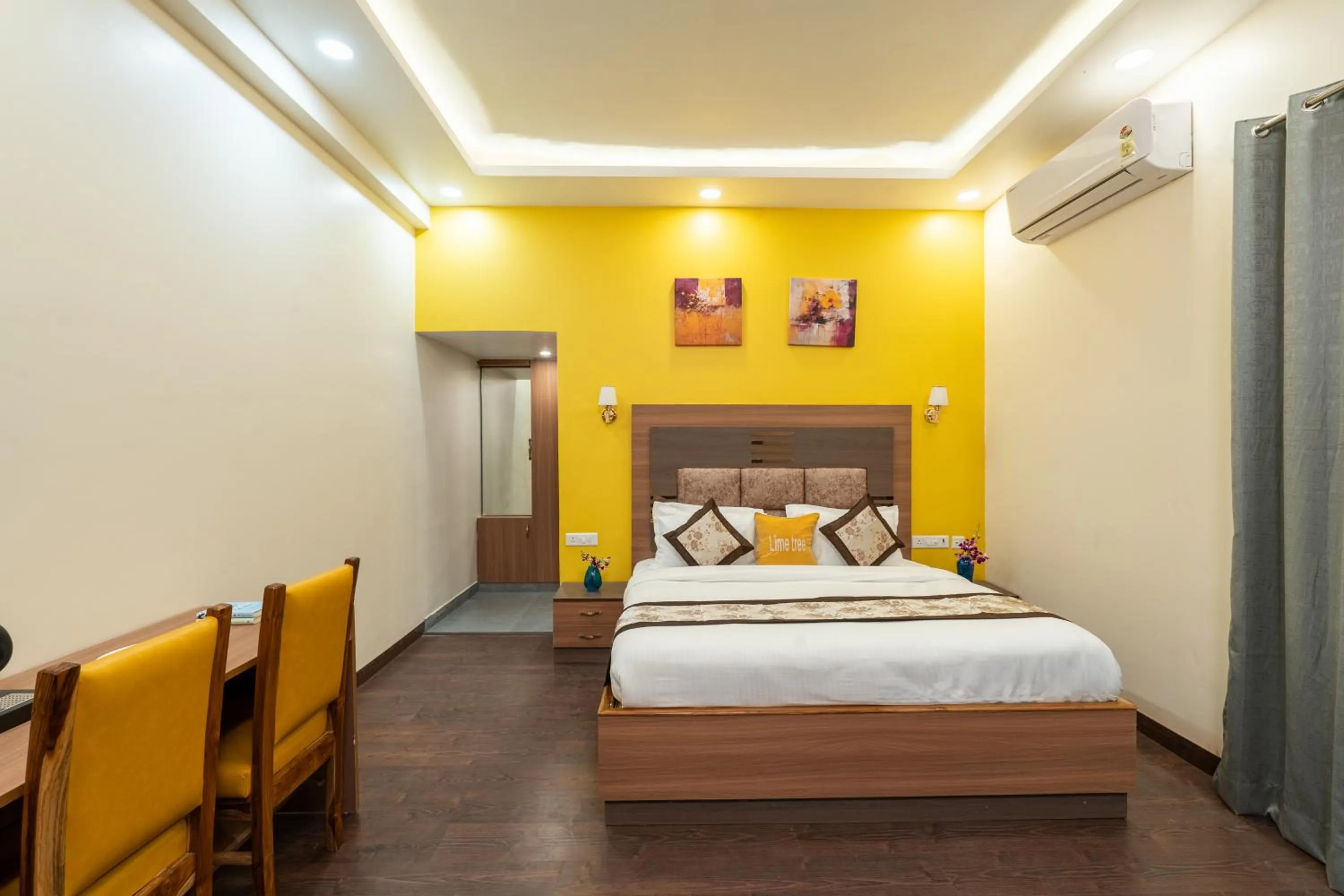 Bed in Lime Tree Hotel & One Bed Room Serviced Apartment - Noida Next to Sector 50 Metro with Party Venue