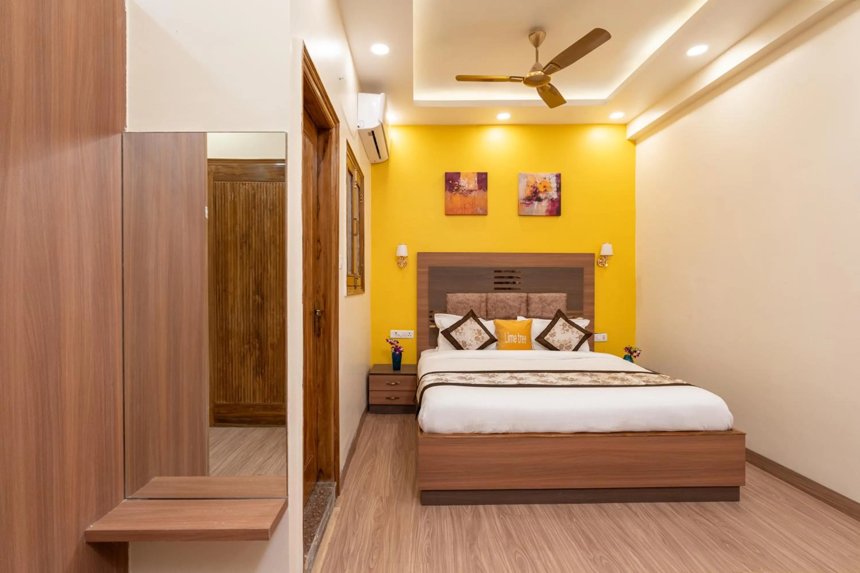 Bed in Lime Tree Hotel & One Bed Room Serviced Apartment - Noida Next to Sector 50 Metro with Party Venue