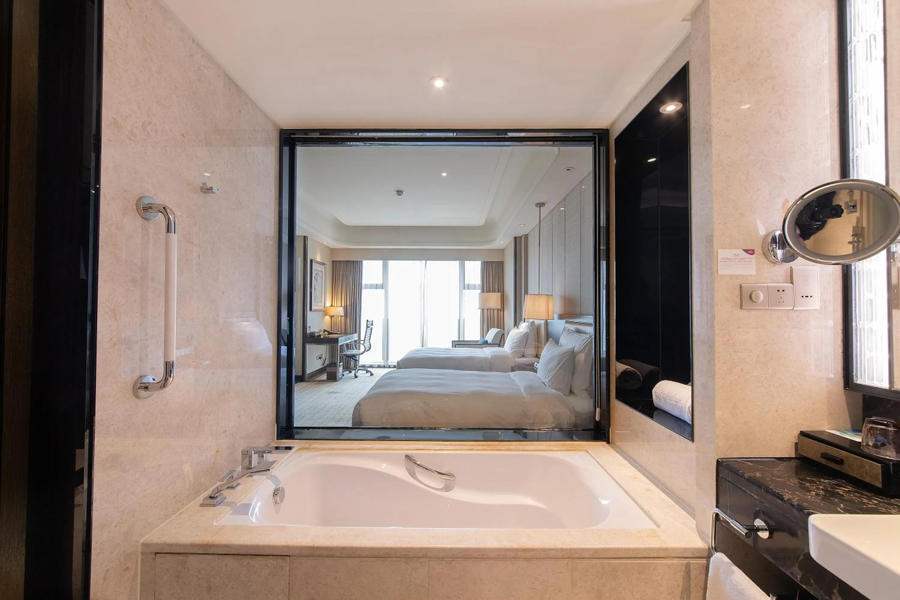 Bathroom, Bed in Junluxe Hotel Guangzhou Zengcheng-Free Shuttle Bus For Canton Fair