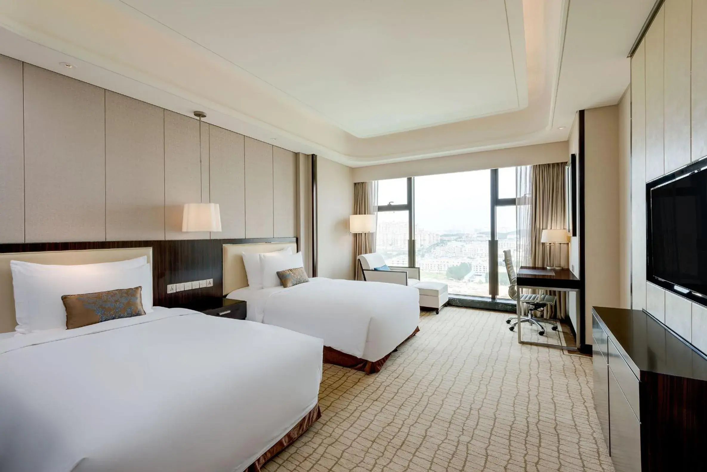 Property building, Bed in Junluxe Hotel Guangzhou Zengcheng-Free Shuttle Bus For Canton Fair Property building, Bed in Junluxe Hotel Guangzhou Zengcheng-Free Shuttle Bus For Canton Fair