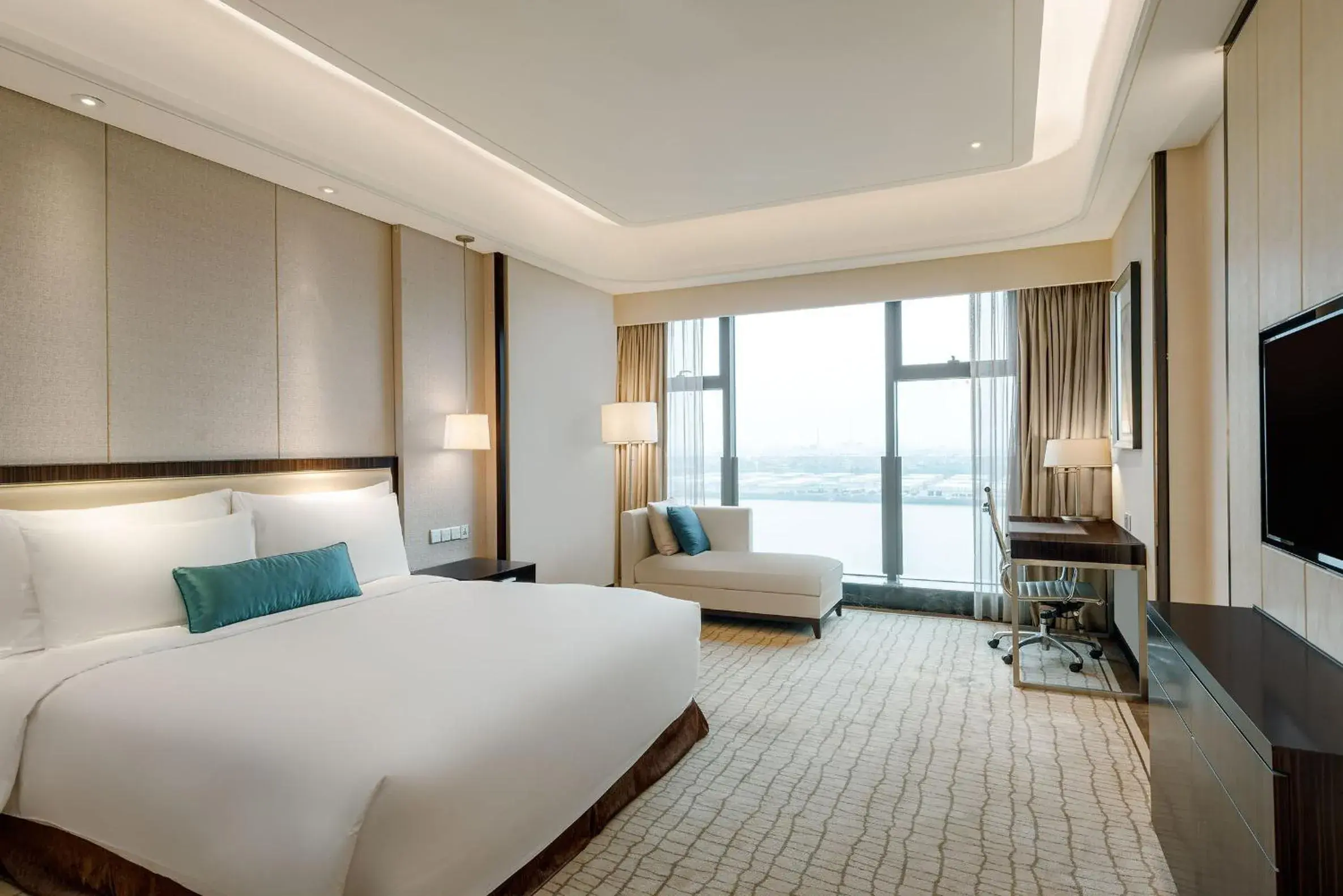 Bed in Junluxe Hotel Guangzhou Zengcheng-Free Shuttle Bus For Canton Fair Bed in Junluxe Hotel Guangzhou Zengcheng-Free Shuttle Bus For Canton Fair