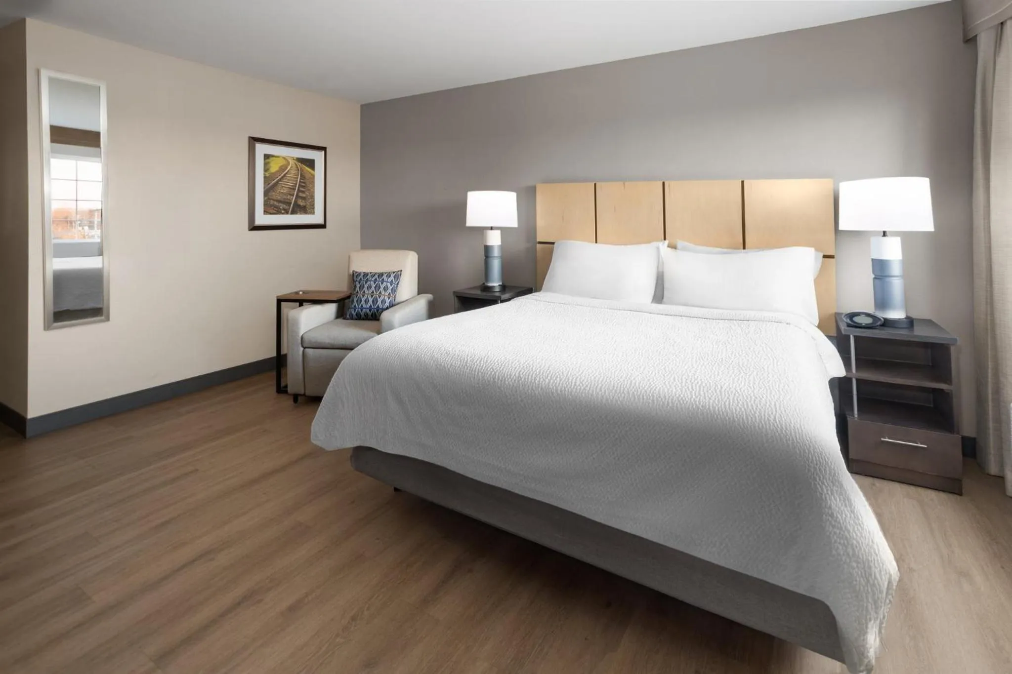 Photo of the whole room, Bed in Candlewood Suites Fort Campbell - Oak Grove by IHG