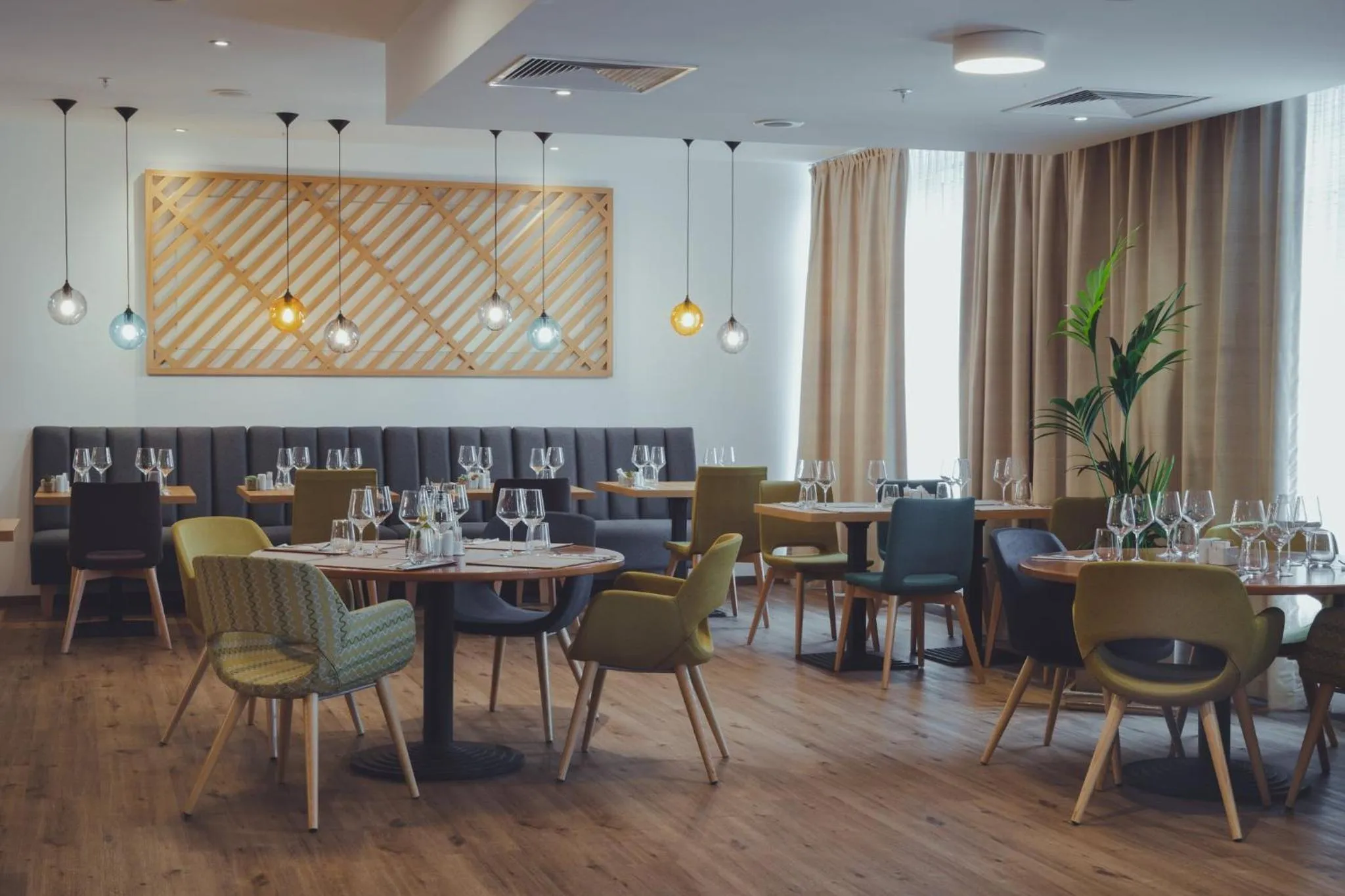 Restaurant/places to eat in Holiday Inn Skopje by IHG