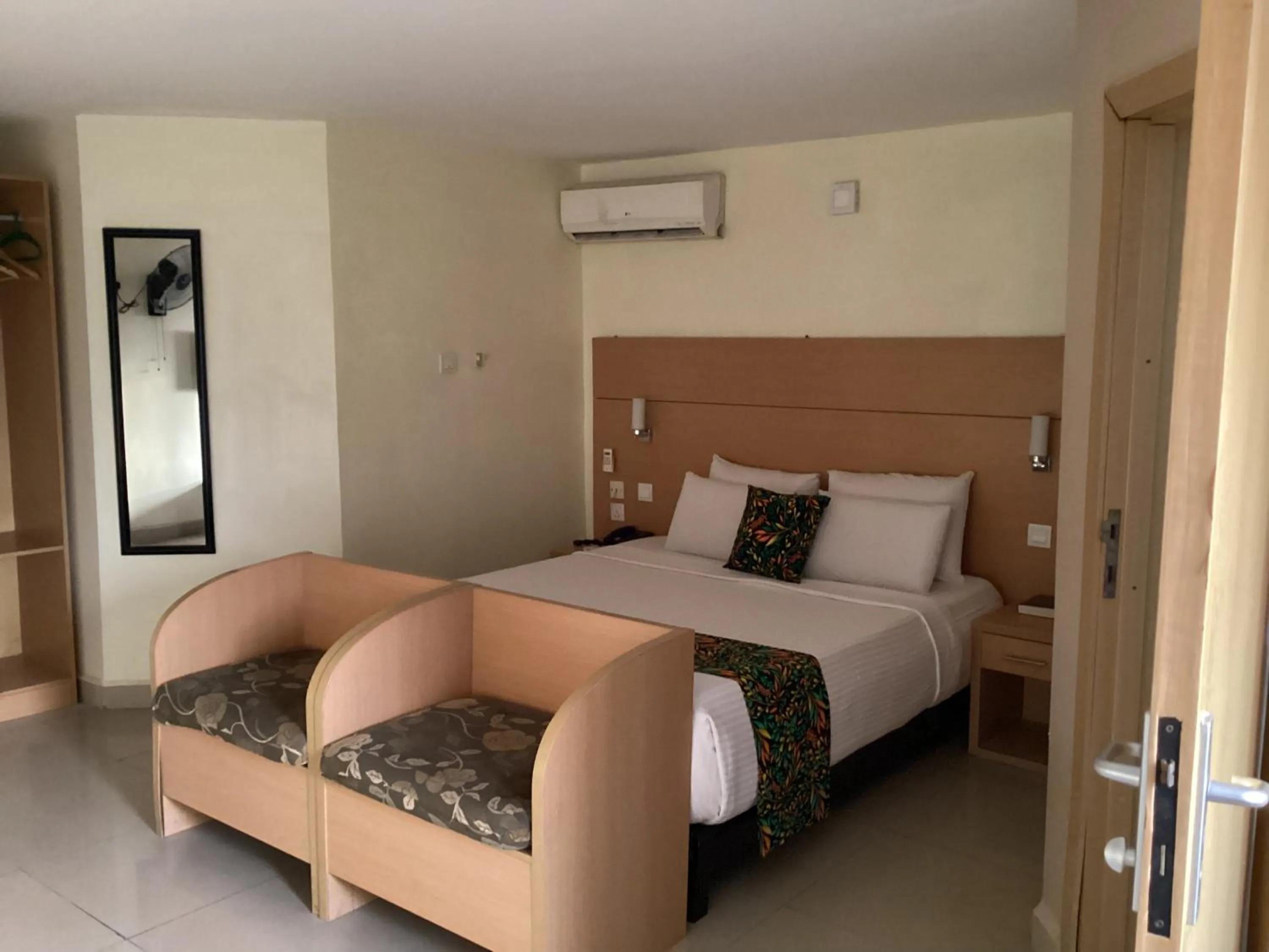 Bed in Adis Hotels Ibadan
