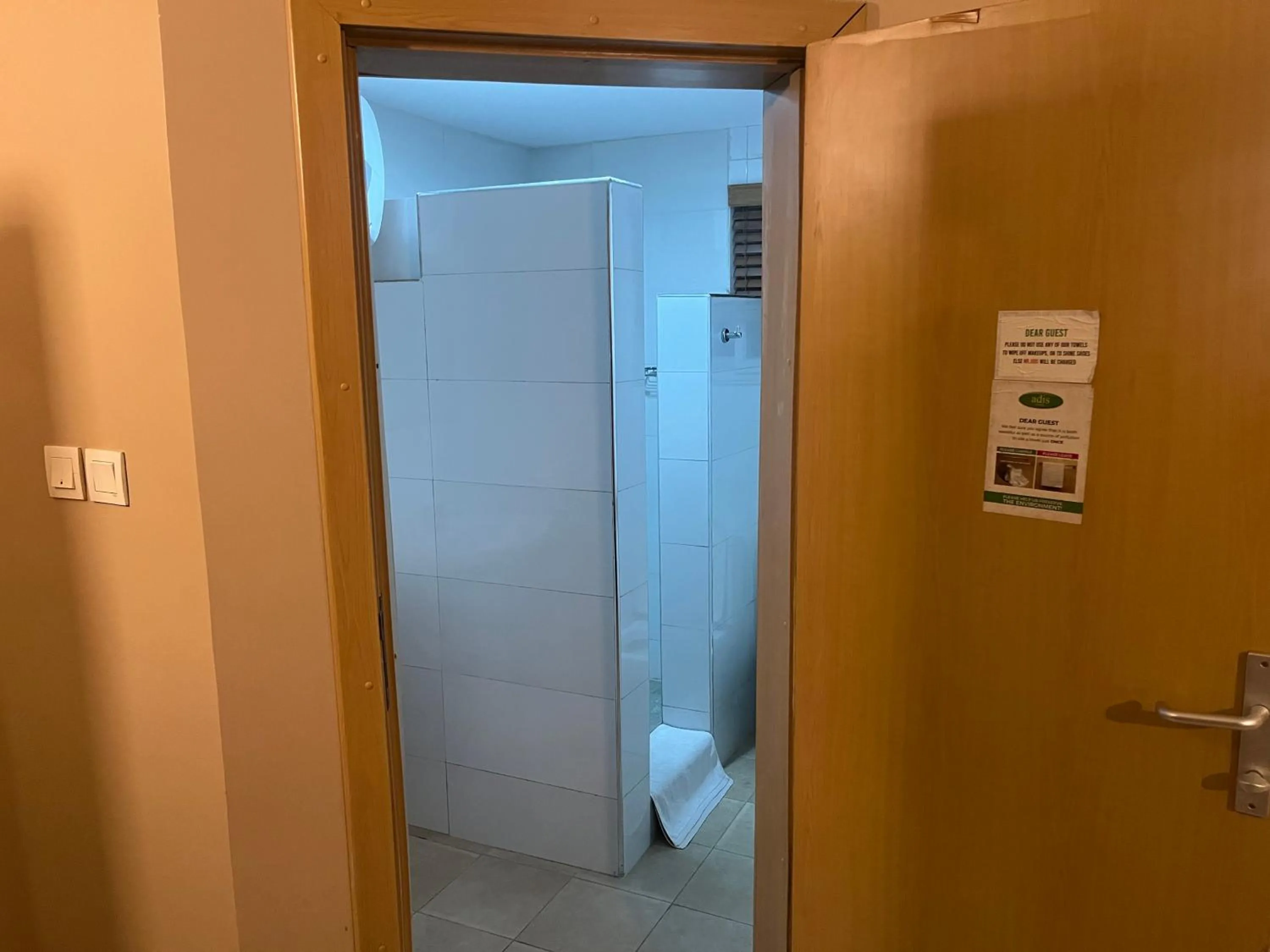 Shower in Adis Hotels Ibadan