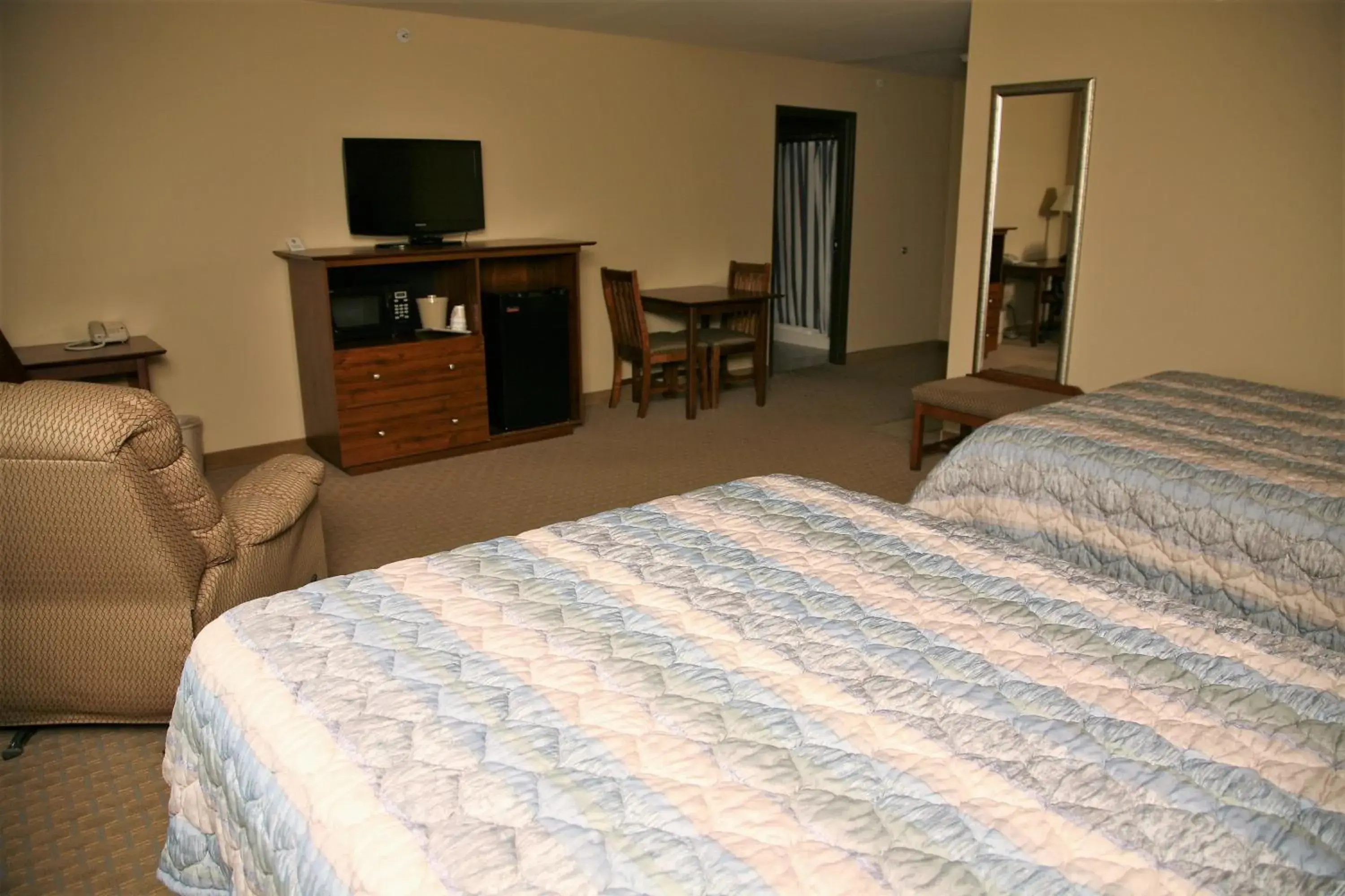 Deluxe Suite with Two Queen Beds in Corporate East Hotel Deluxe Suite with Two Queen Beds in Corporate East Hotel