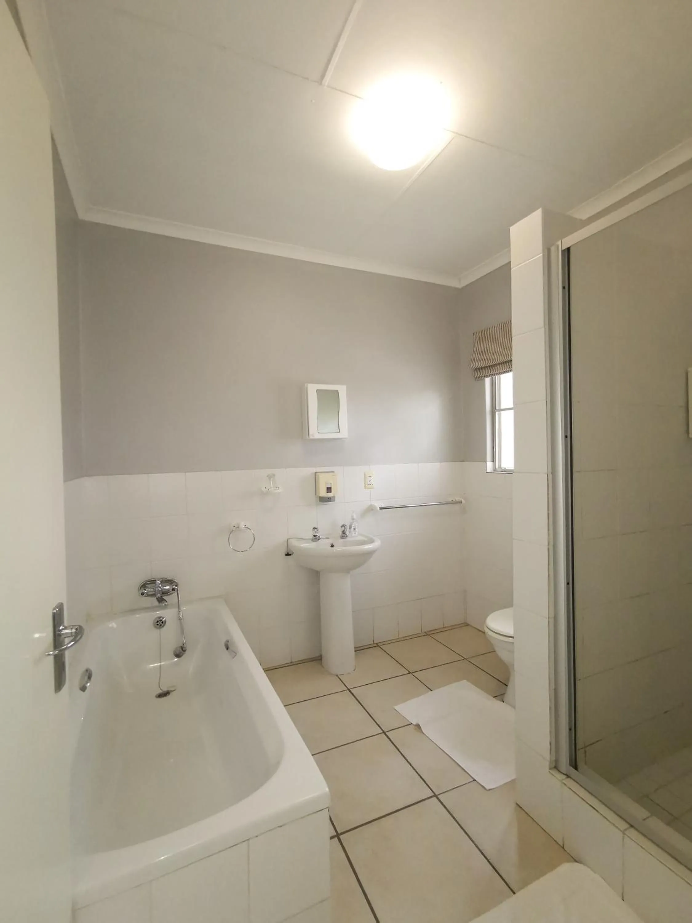 Bathroom in Loerie Guesthouse