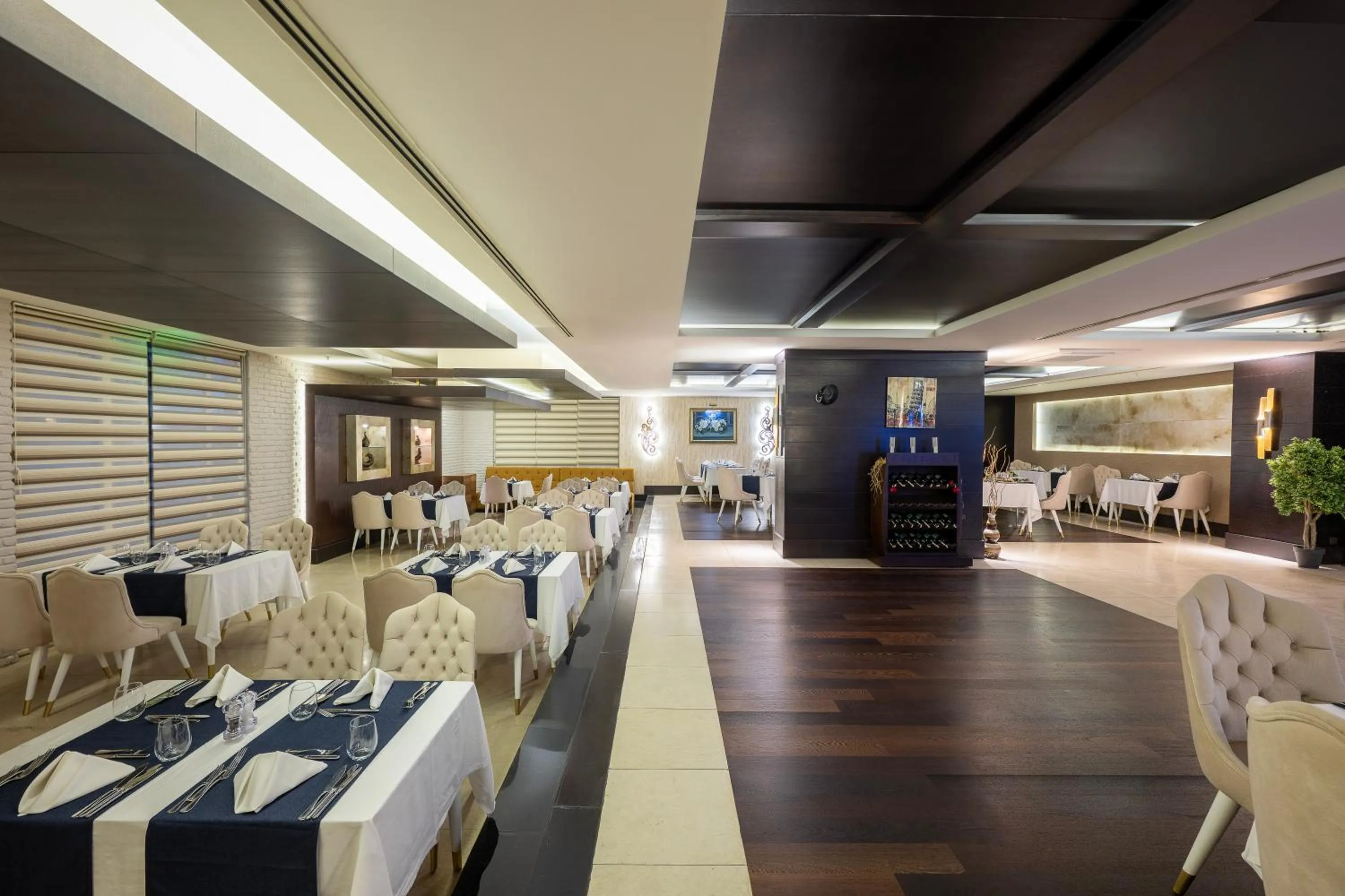 Restaurant/places to eat in Porto Bello Hotel Resort & Spa