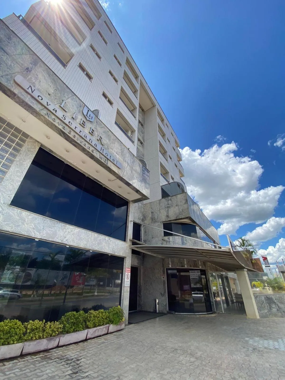 Property building in Líber Hotel Nova Serrana - Conforto na Rota da BR-262